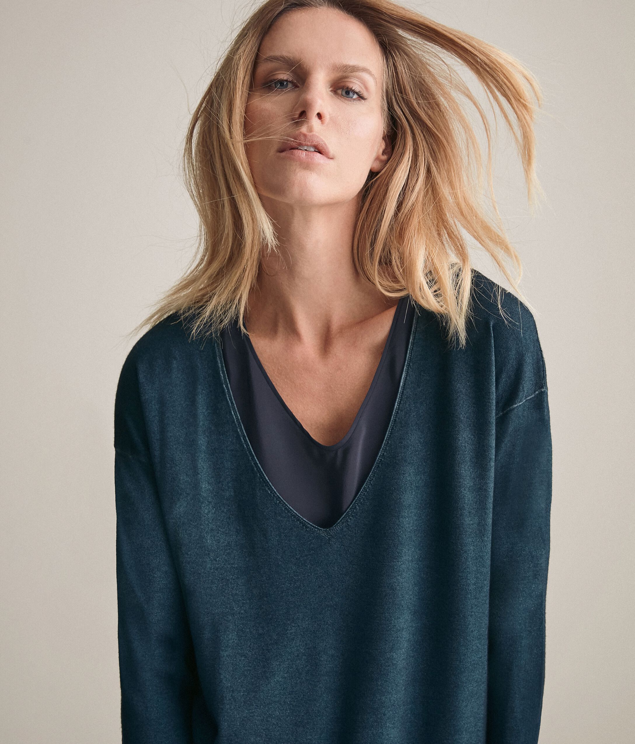 Maximaglia Scollo V in Cashmere Ultrafine