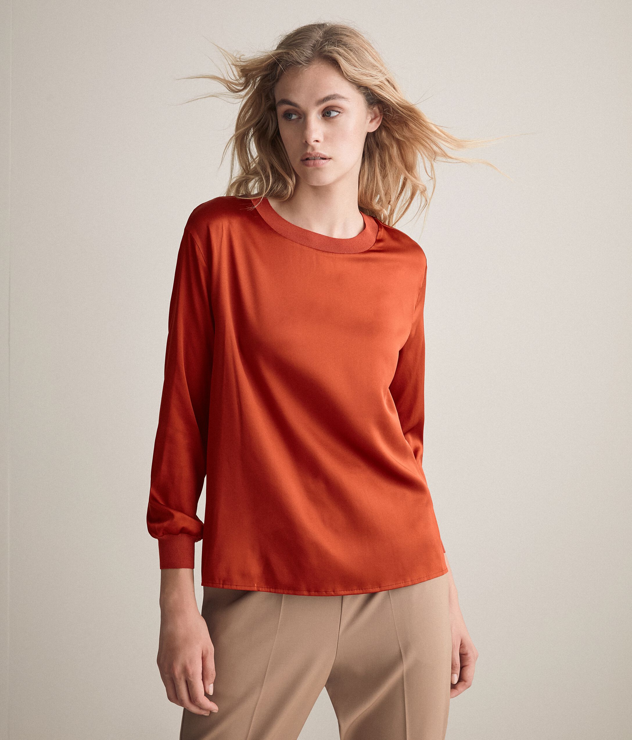 Blusa Girocollo in Seta