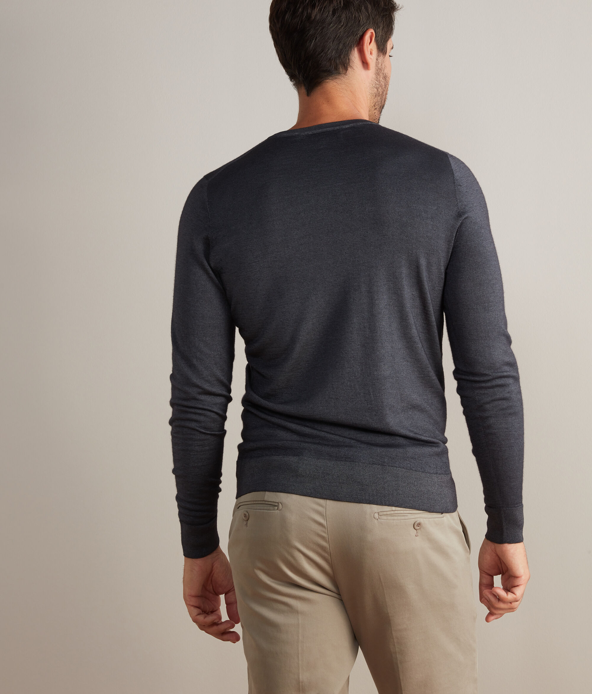Ultrafine cashmere crew neck sweater