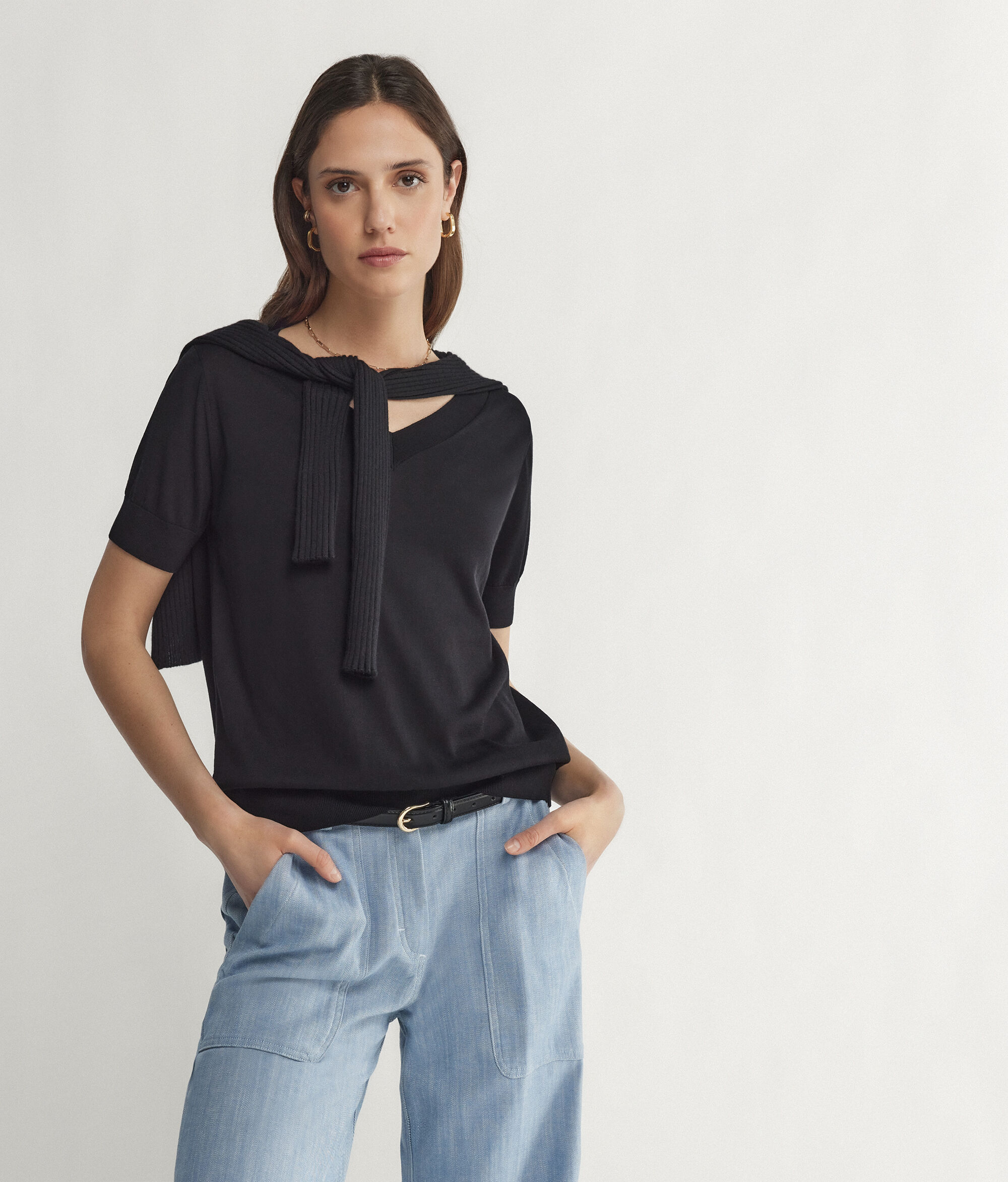 Maglia con Scollo a V a Maniche Corte in Seta Cotone