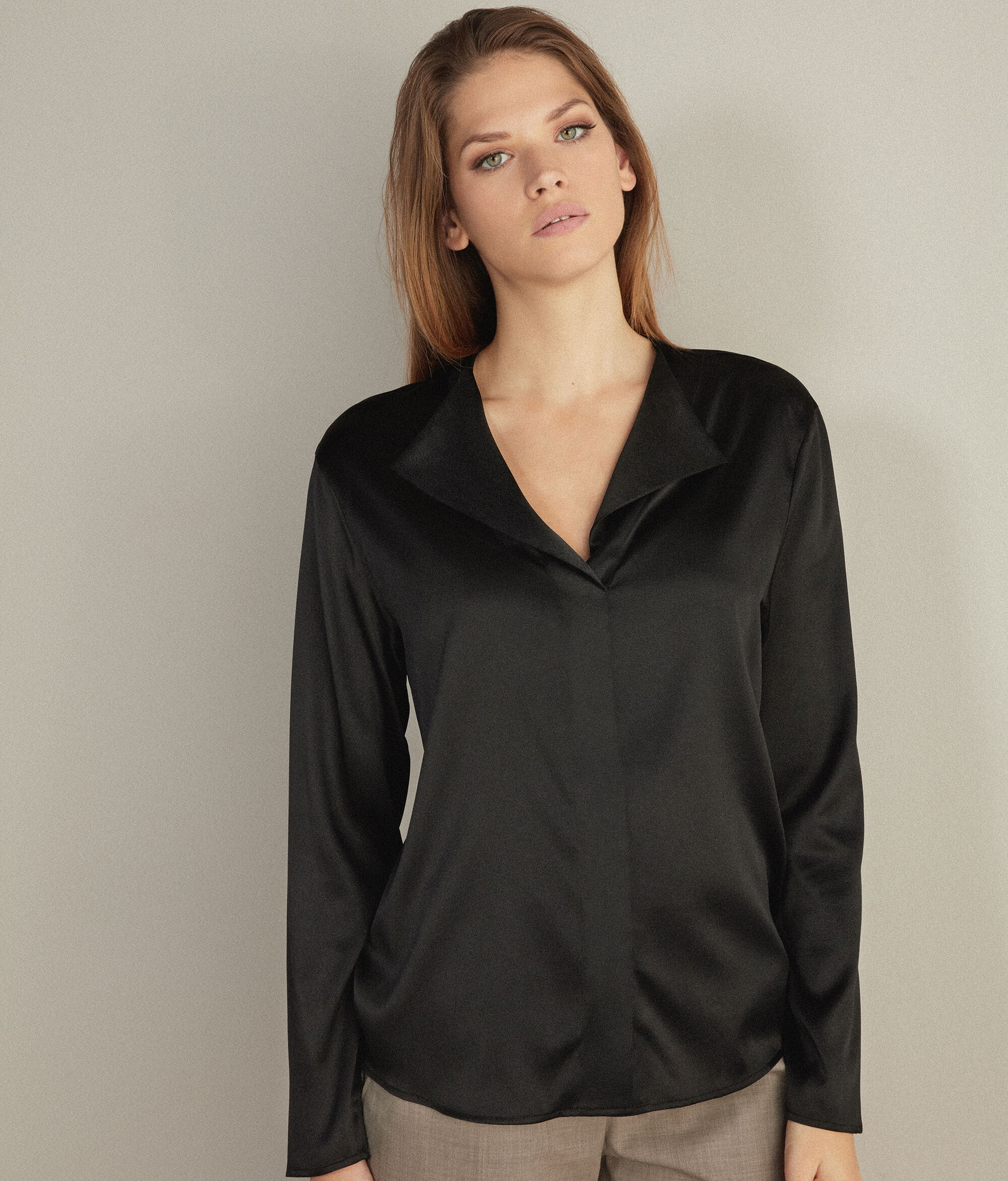 Blouse à Col Ouvert en Soie