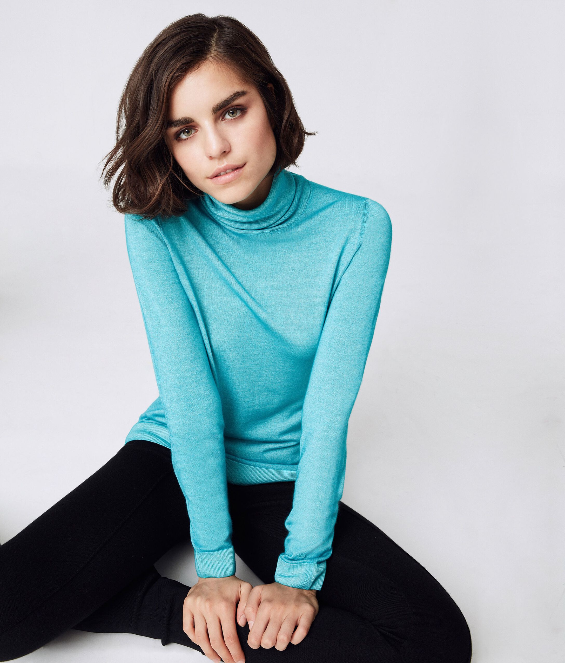 Ultrafine Cashmere Turtleneck