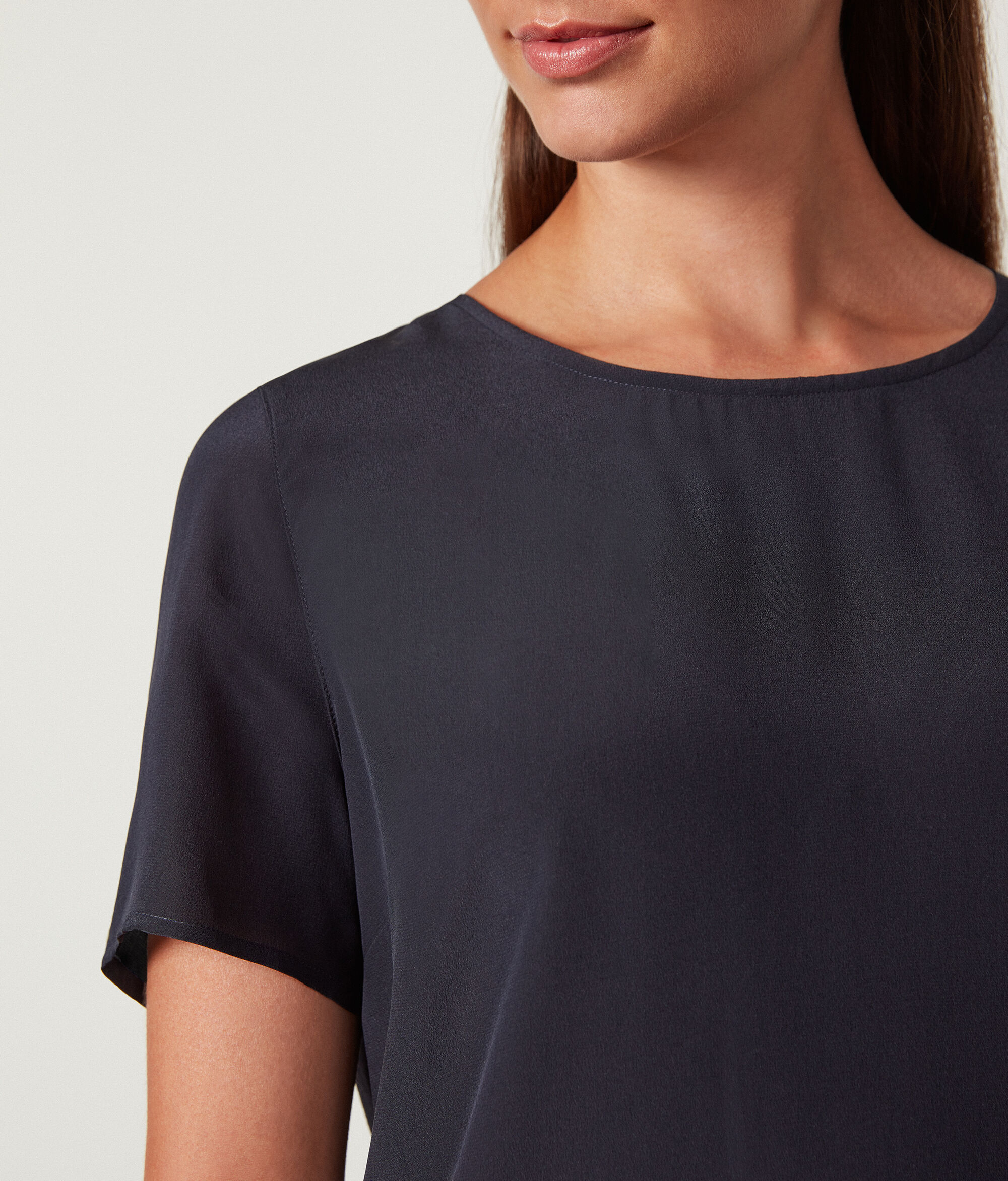 T-shirt με Στρογγυλή Λαιμόκοψη από Μετάξι