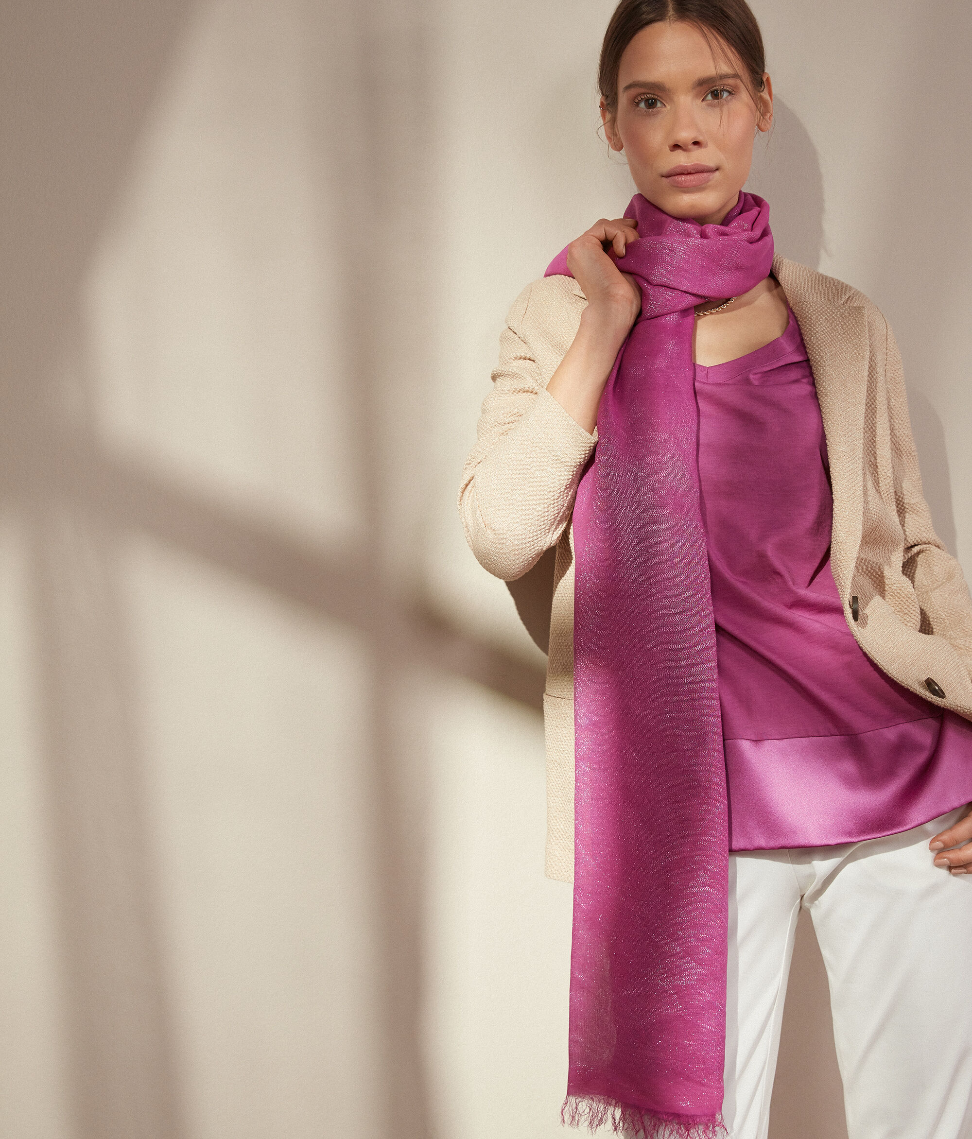 Chusta z wiskozy z metalizowaną nicią