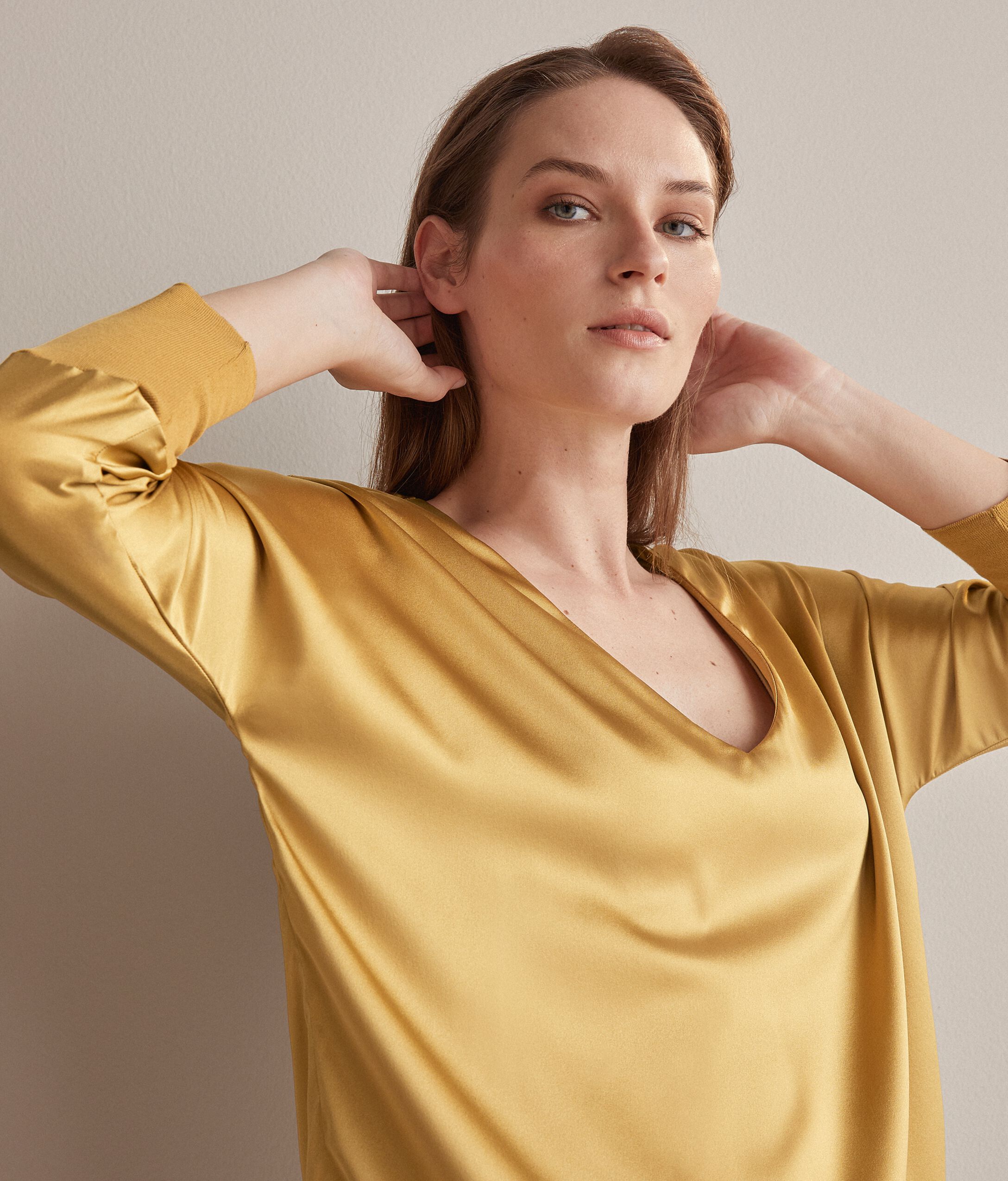 Blusa Scollo V in Seta