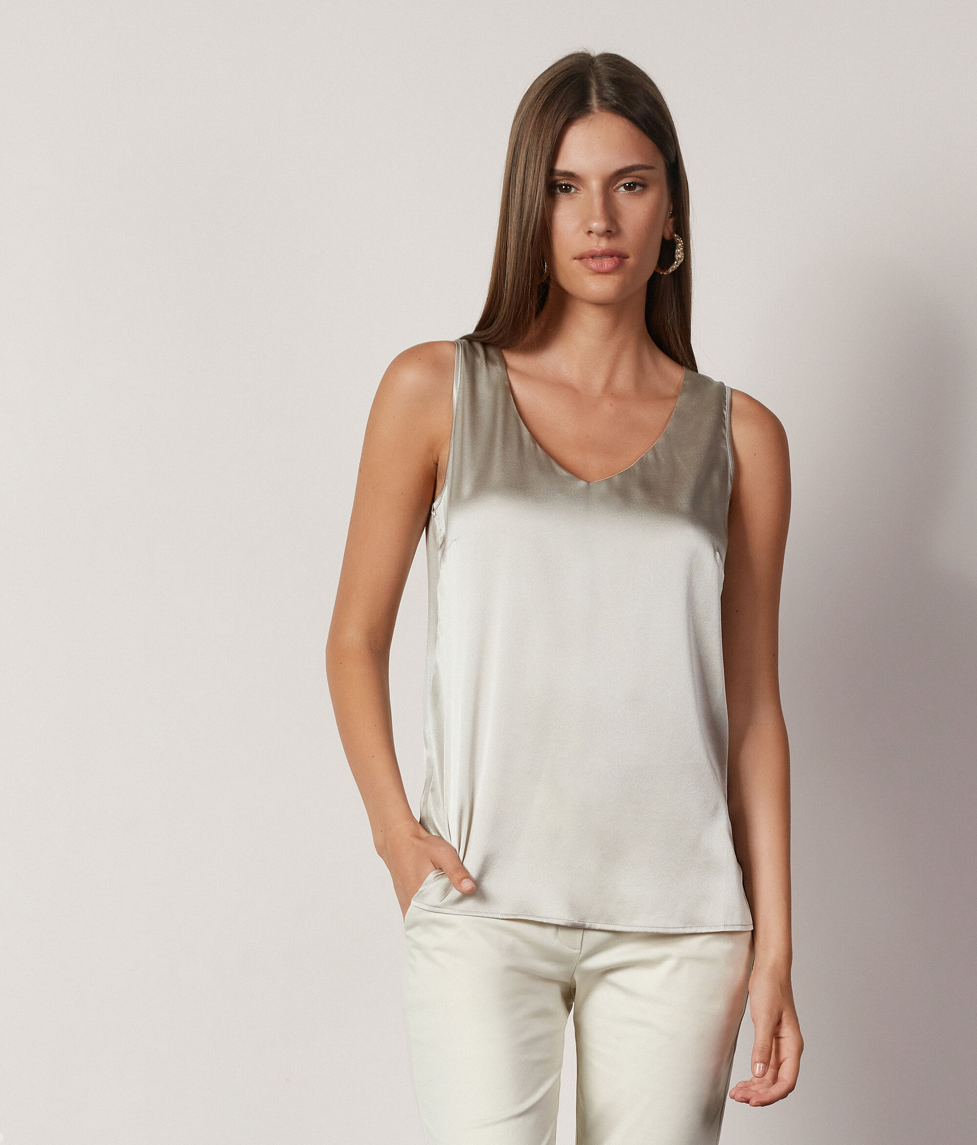 Seiden-Tanktop mit V-Ausschnitt