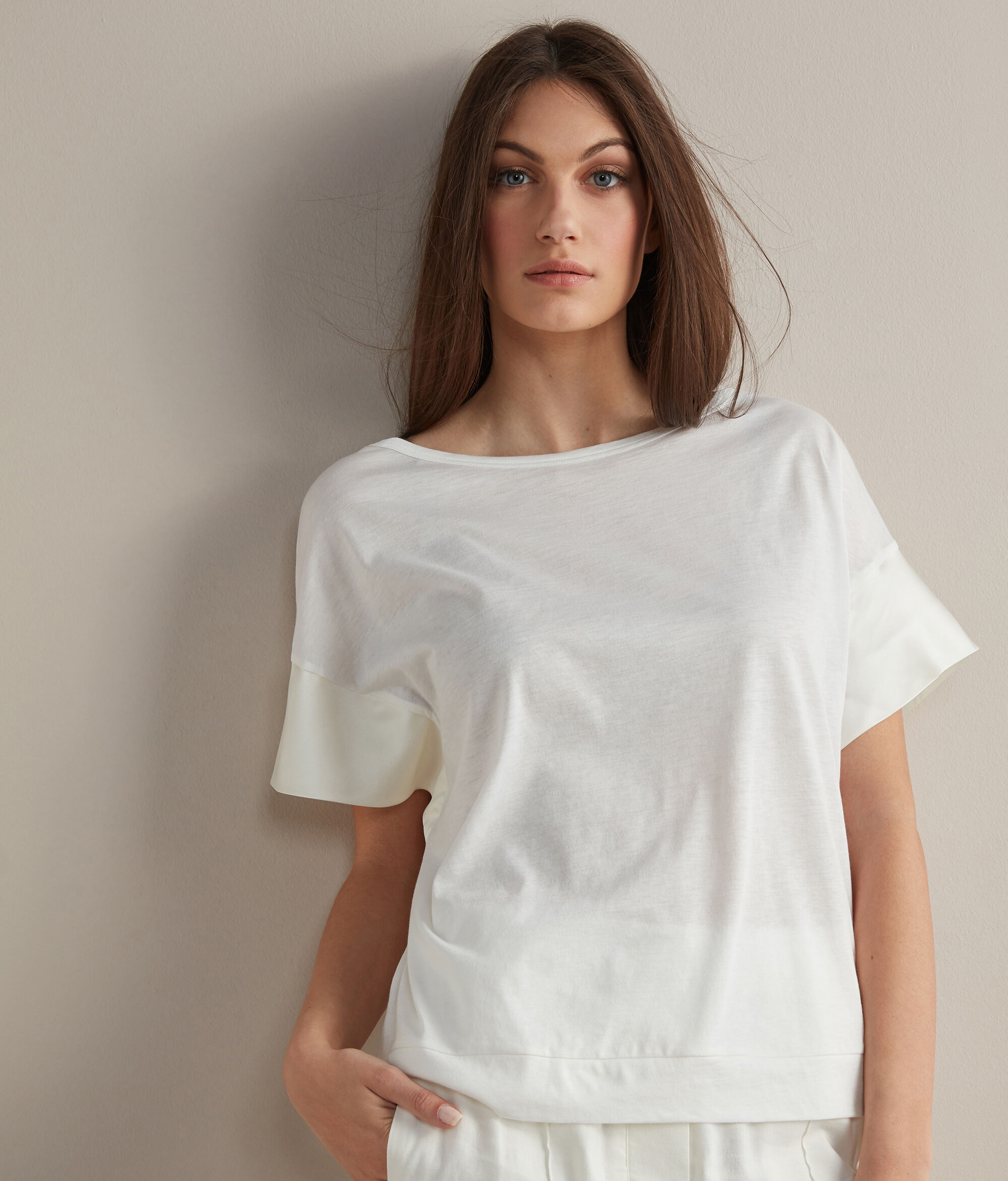 Camiseta de seda fresh con mangas de raso
