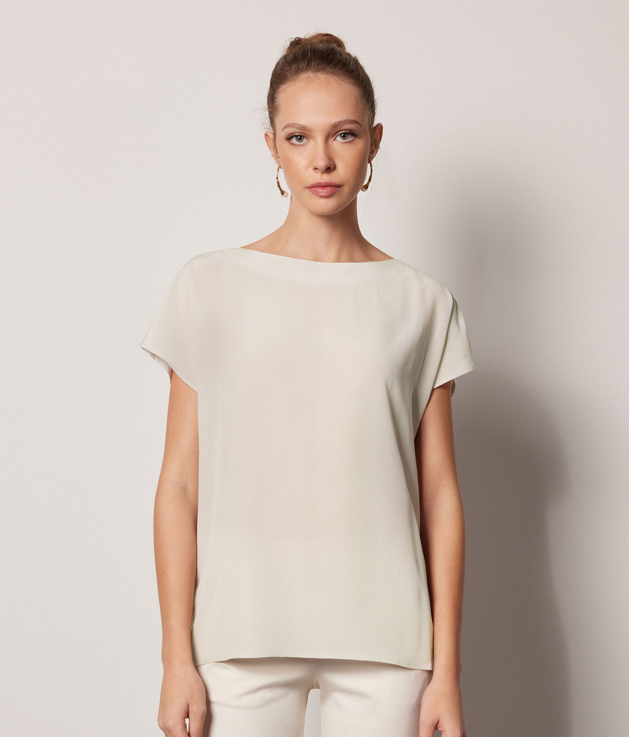 T-shirt Scollo Barchetta in Seta e Modal