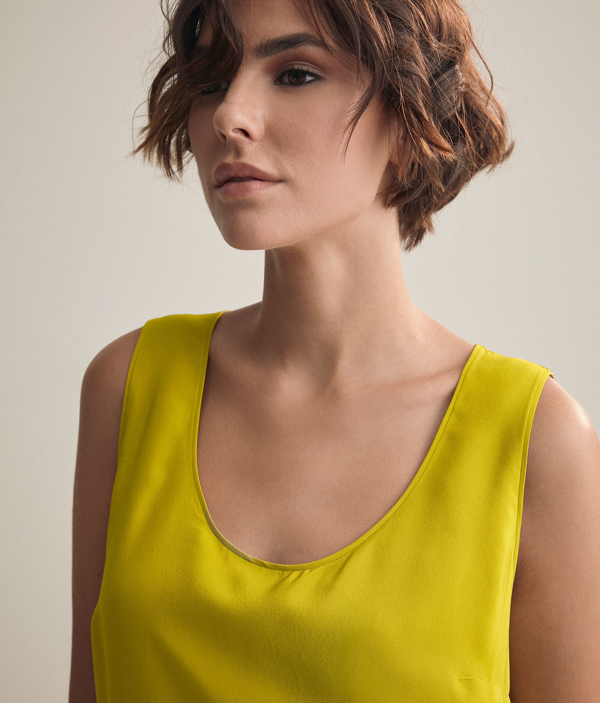 Débardeur avec décolleté en soie