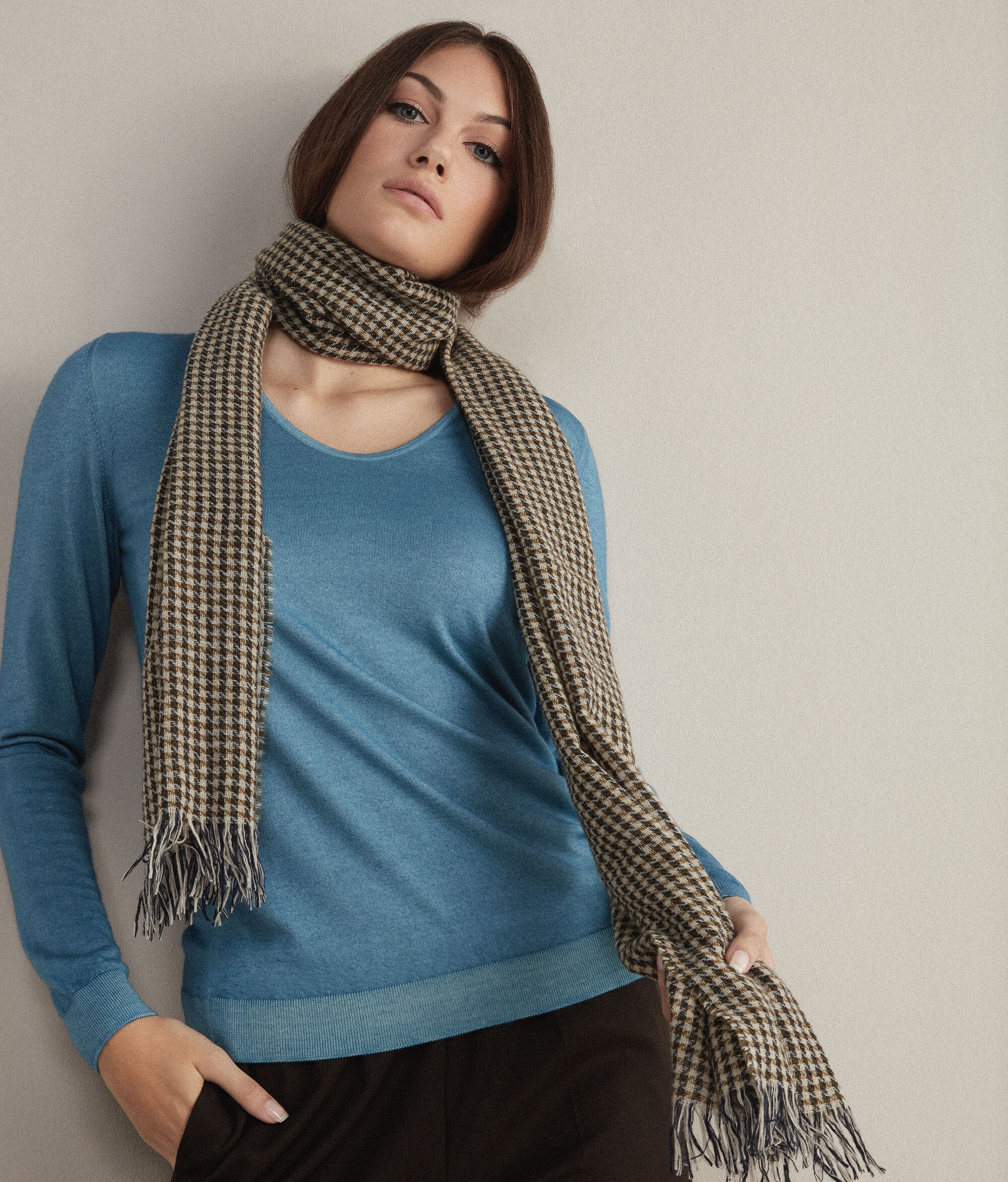 Ultrafine V-neck Cashmere Sweater