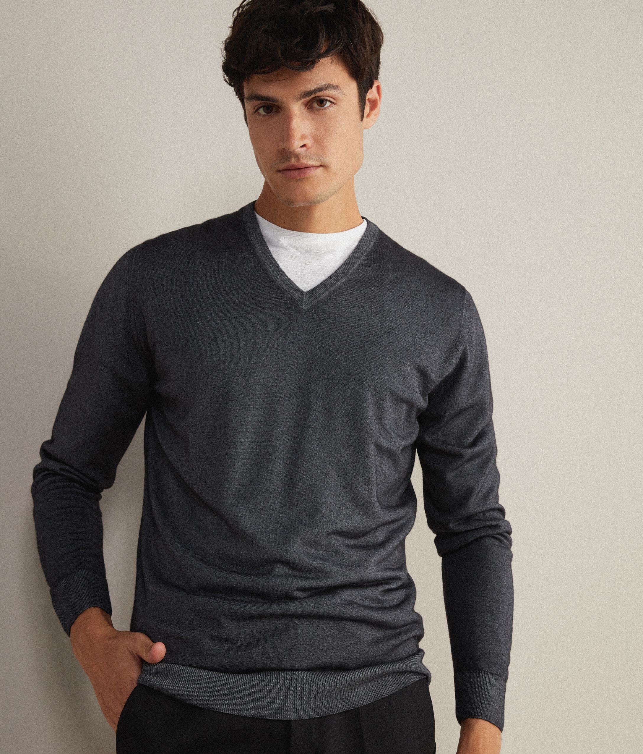 Ultrafine Cashmere V-Neck Jumper