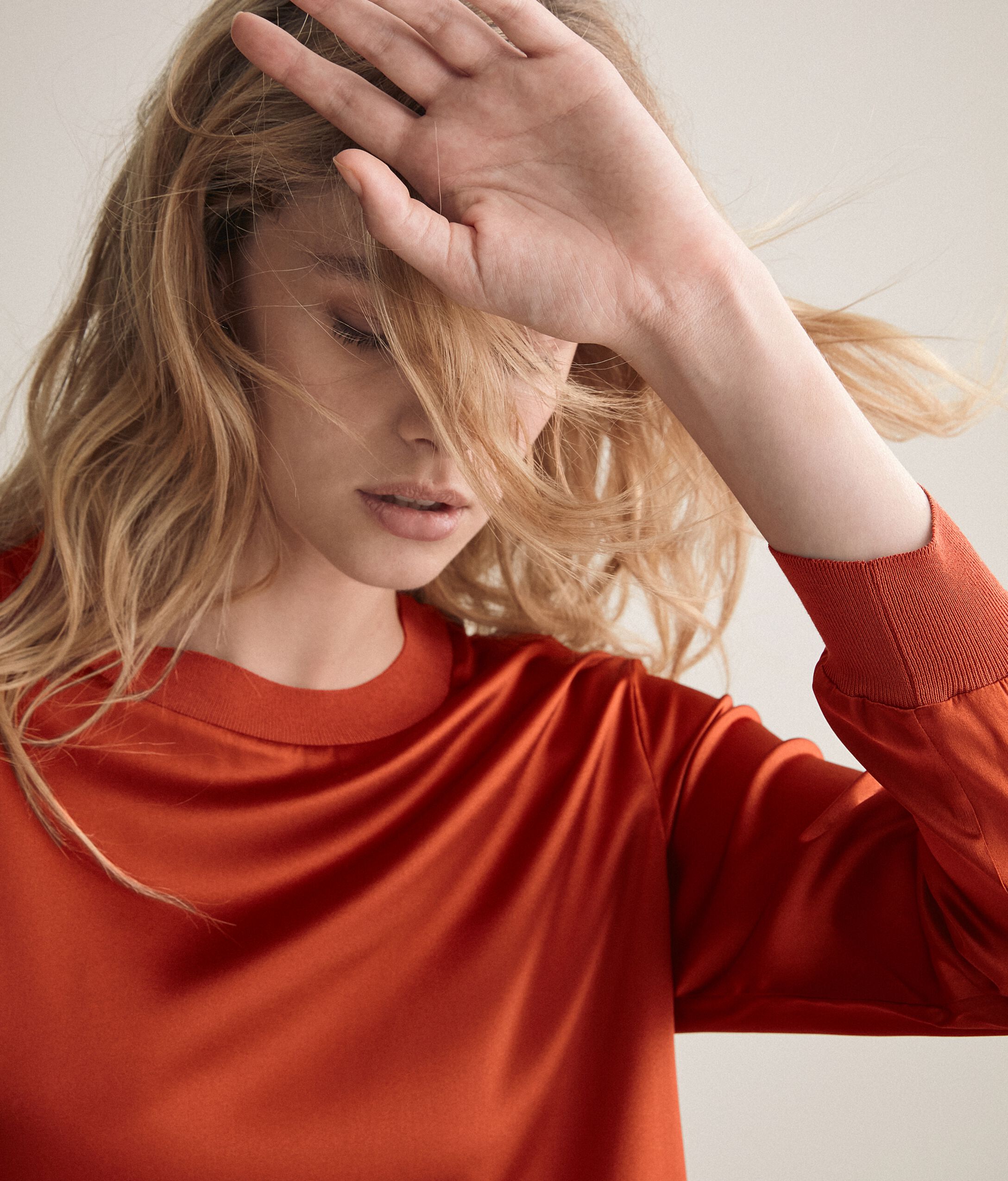 Blusa Girocollo in Seta