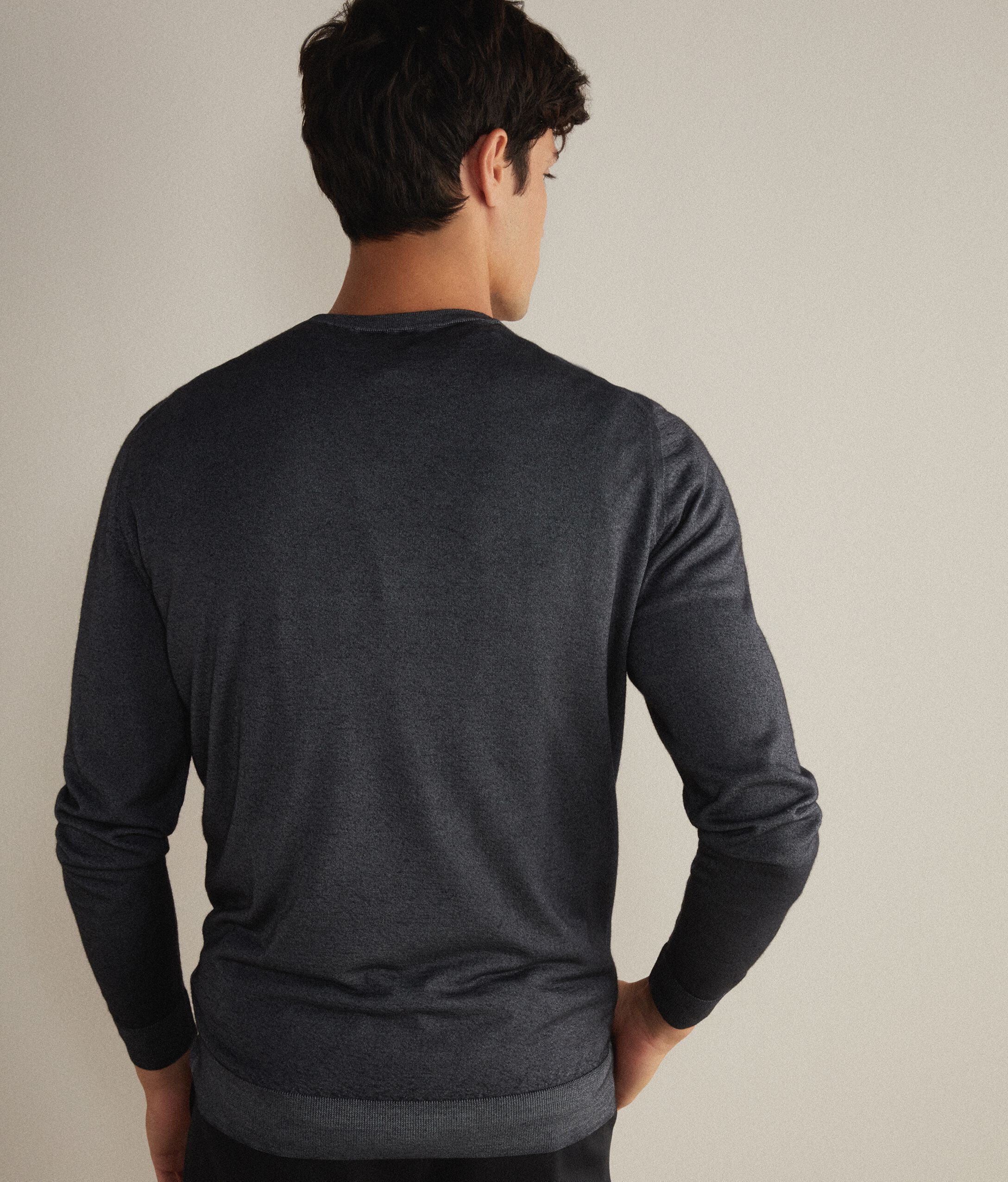 Ultrafine Cashmere V-Neck Jumper