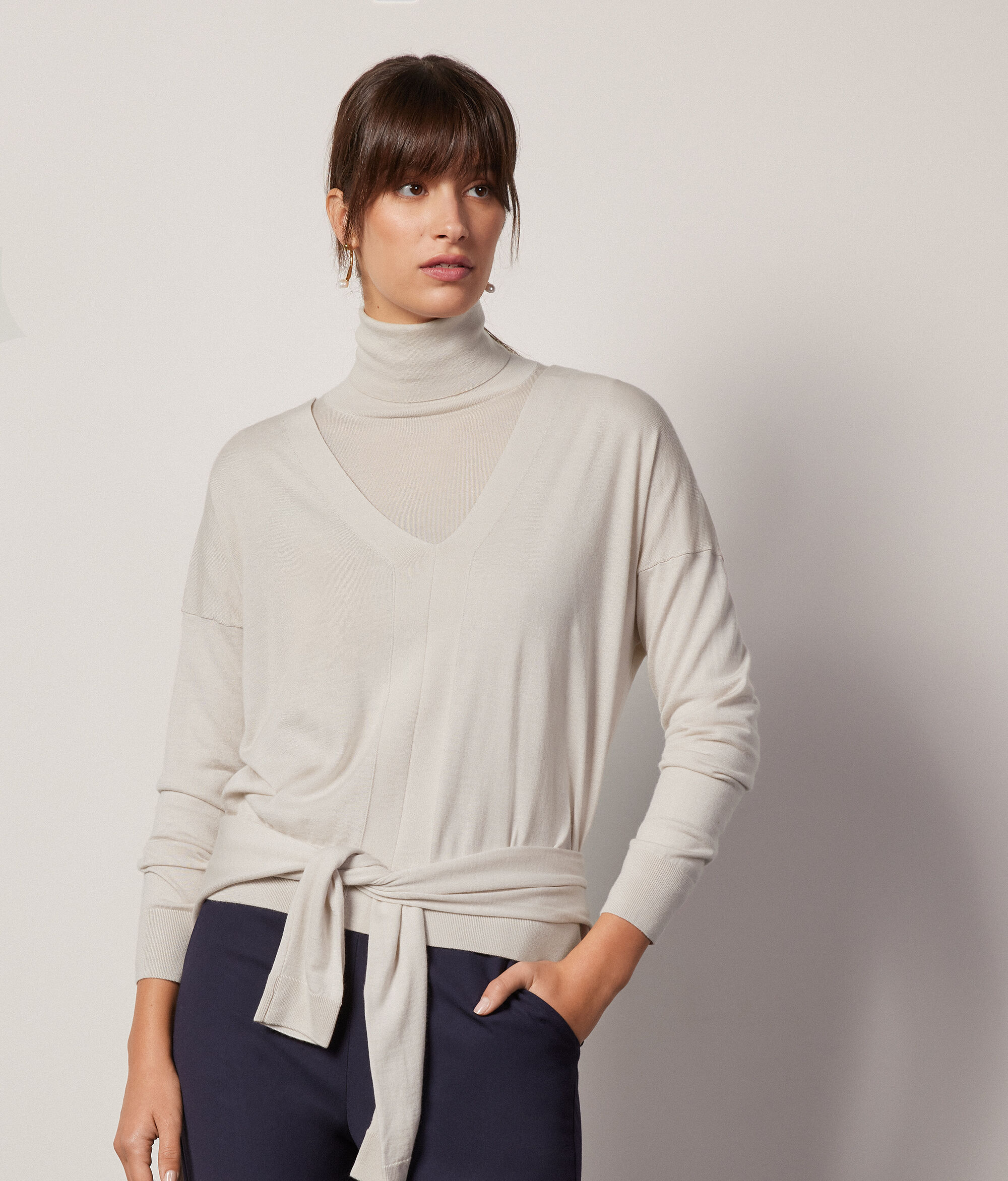 Sweter z dekoltem w serek z kaszmiru Ultrafine