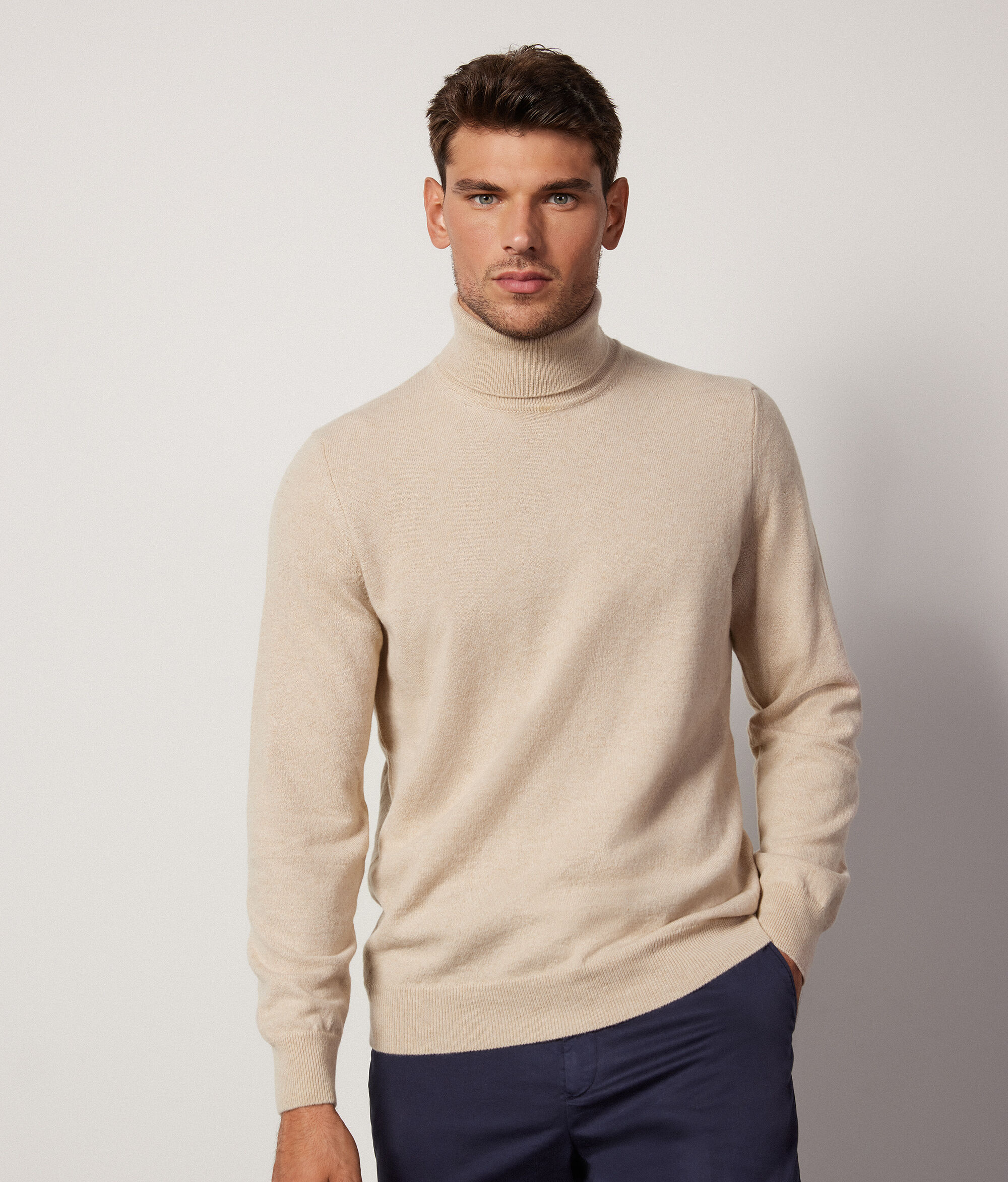 Jersey de cuello vuelto de cashmere ultrasoft