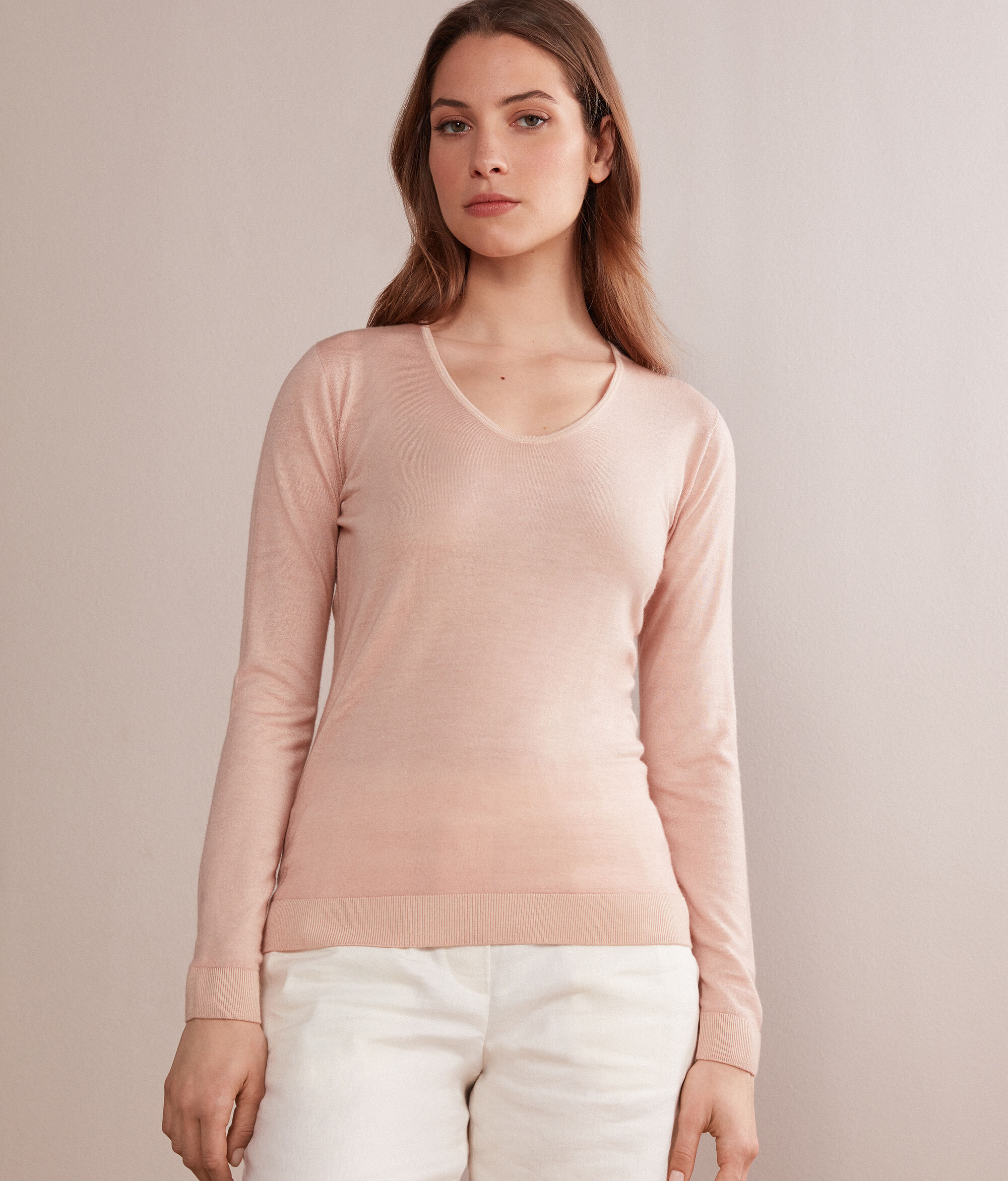 Ultrafine V-neck Cashmere Sweater
