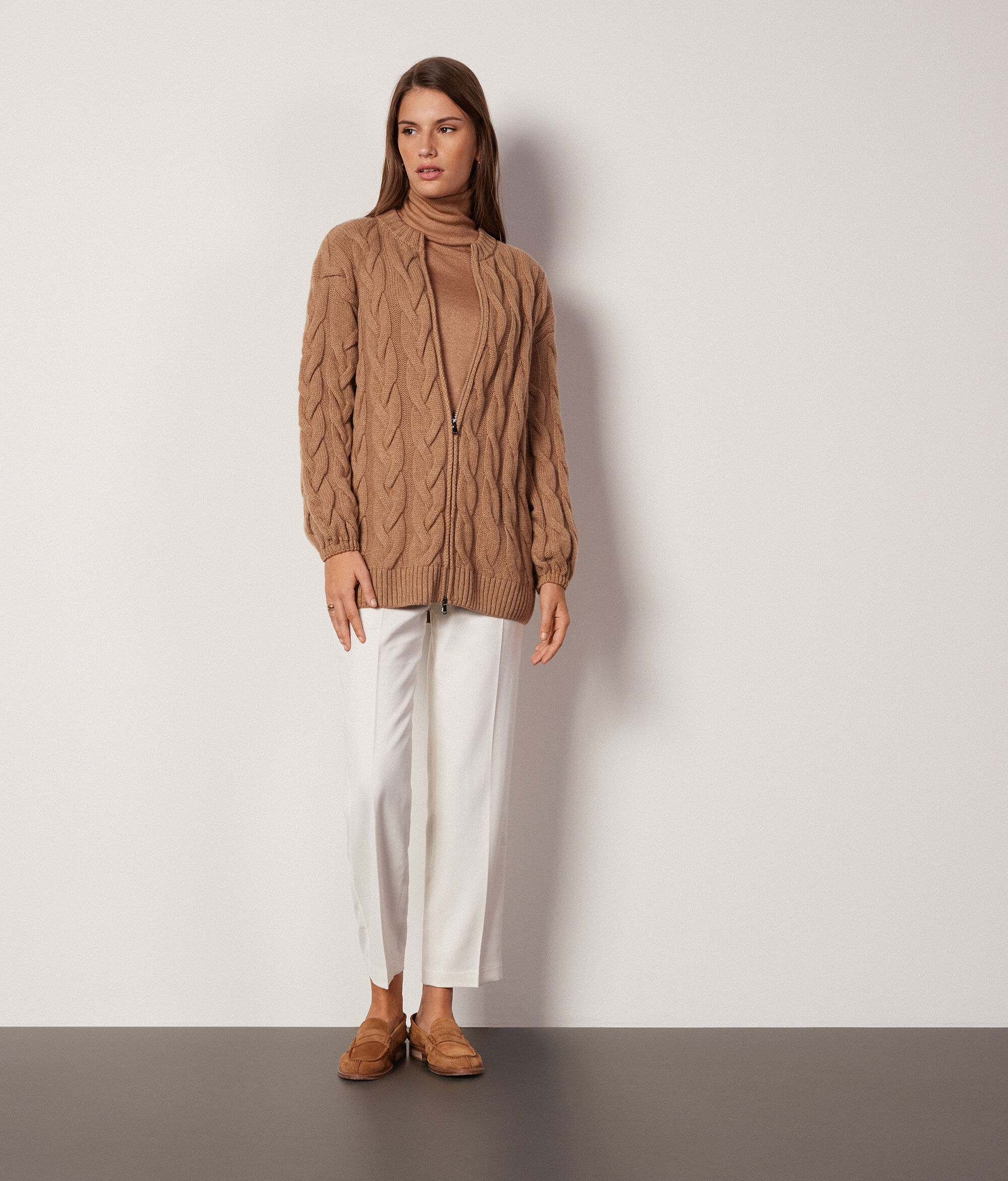 Maxicardigan Girocollo in Cashmere Ultrasoft con Trecce e Zip