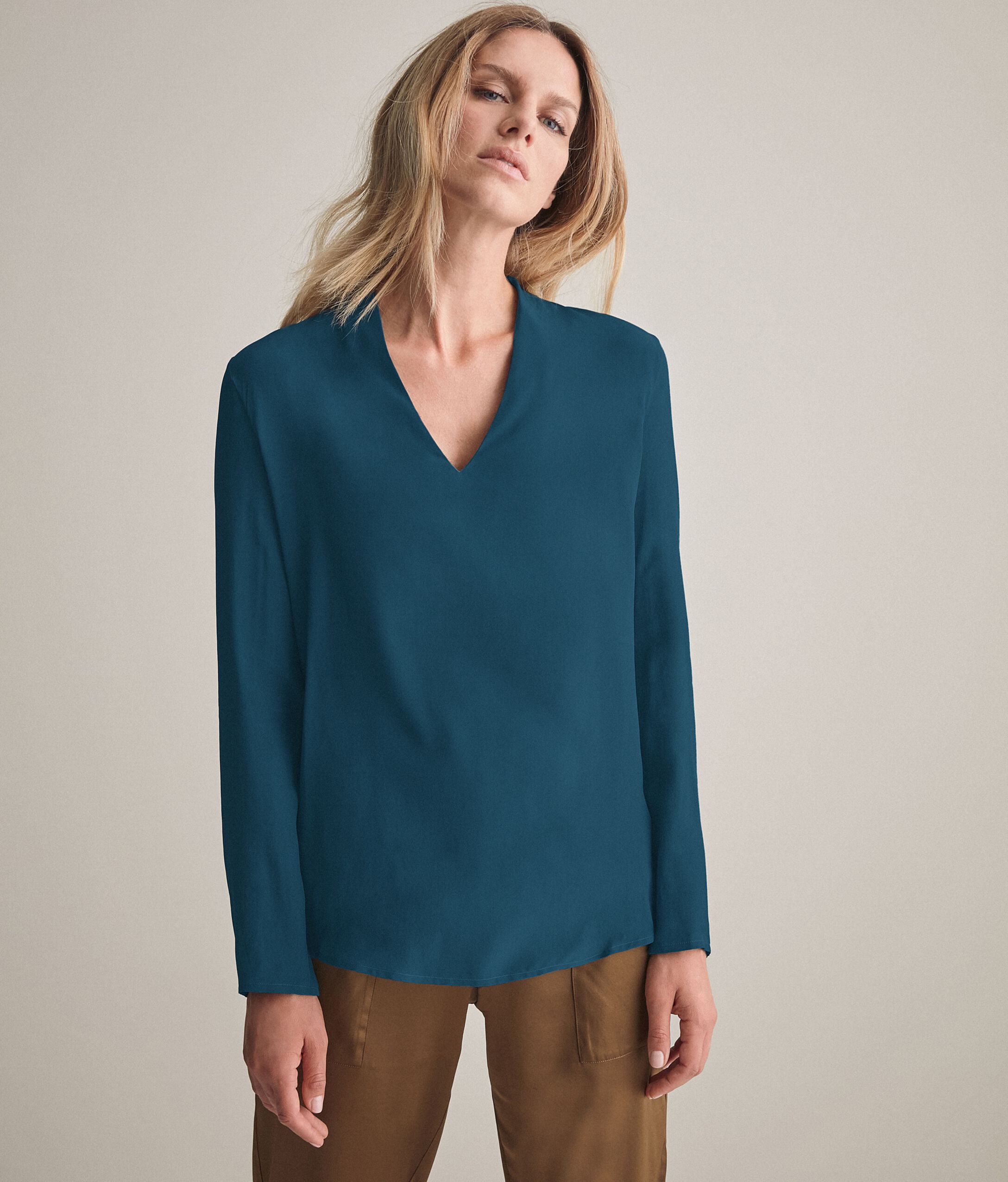 Blusa Scollo V Crepe de Chine