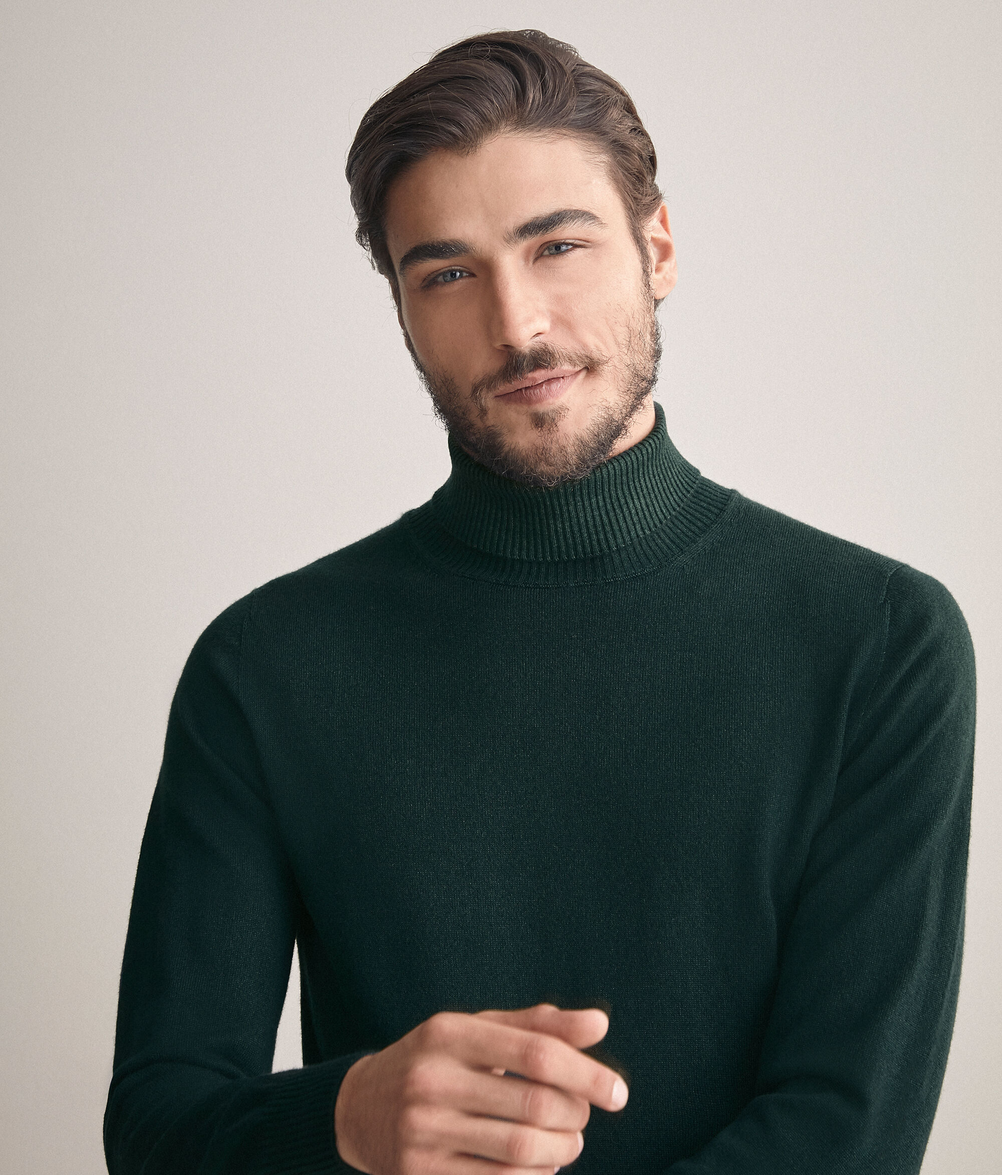 Ultrasoft cashmere ribbed turtleneck sweater