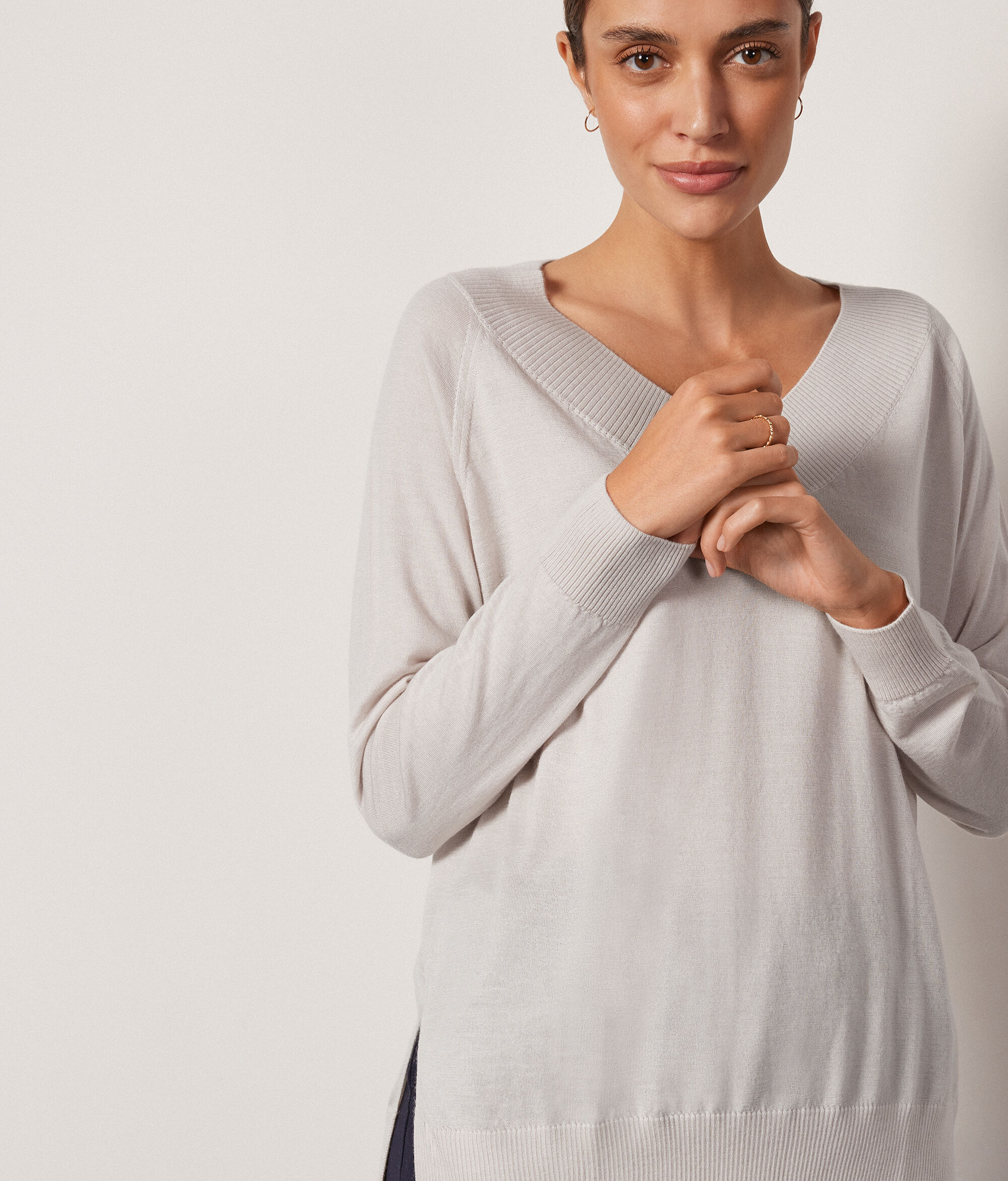 Pull à col V en cachemire ultra-fin