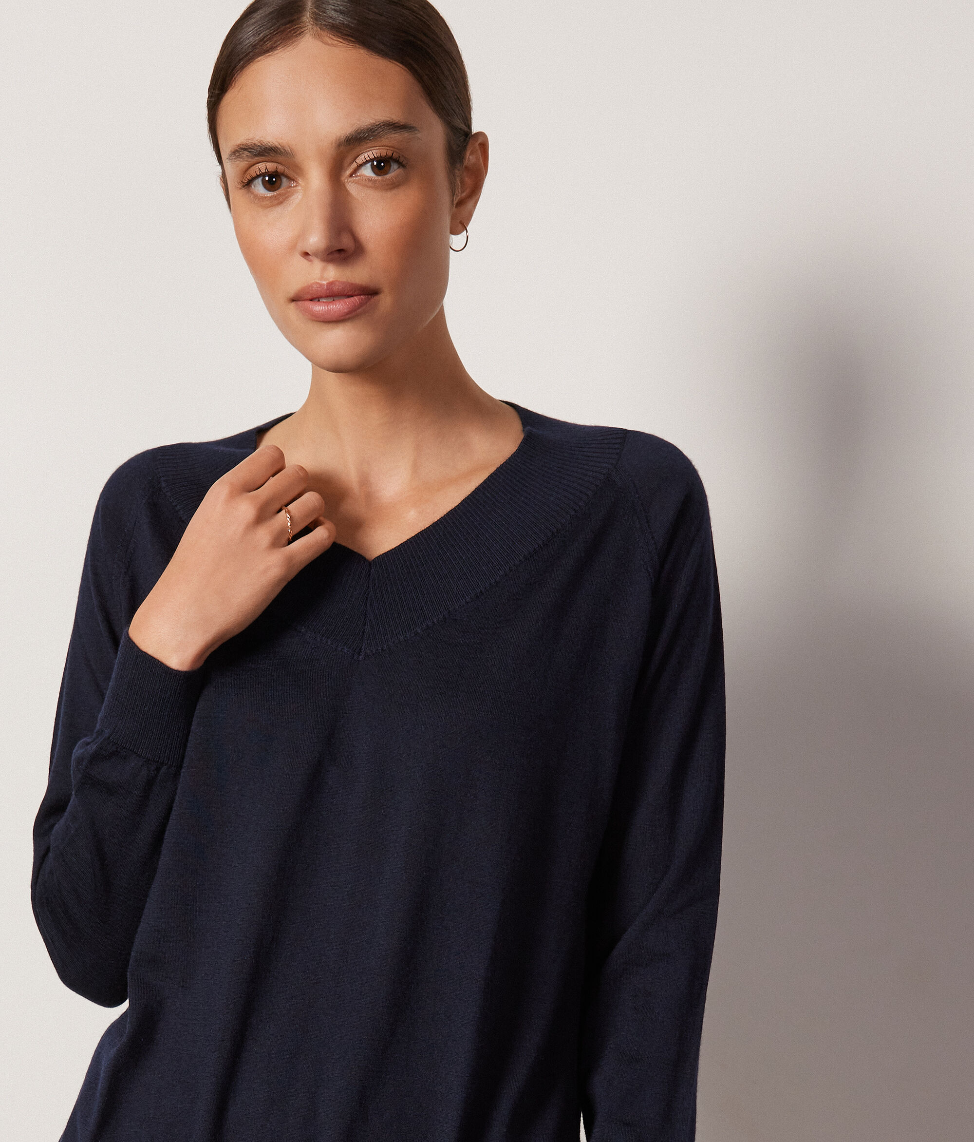 Pull à col V en cachemire ultra-fin