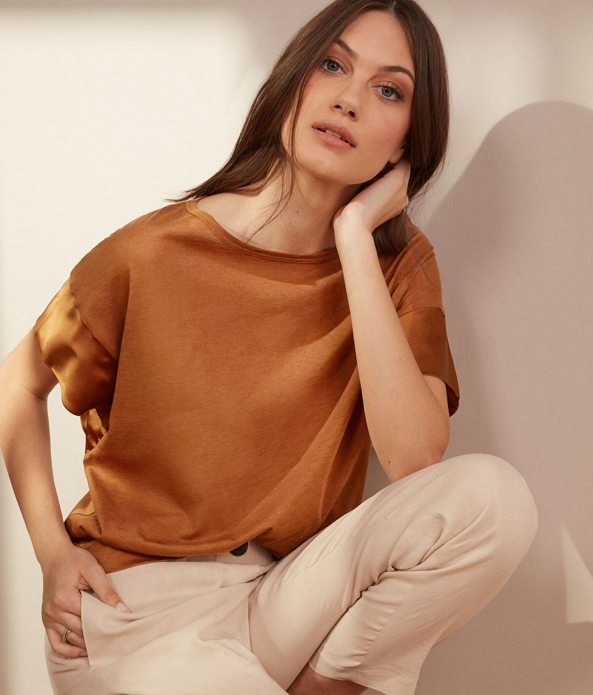 T-Shirt aus Fresh Seide mit Satinärmeln