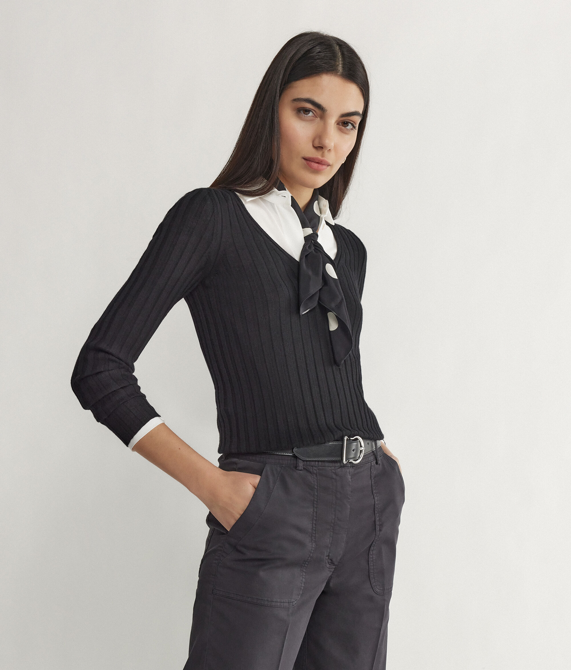 Maglia Scollo a V in Cashmere Ultrafine a costine