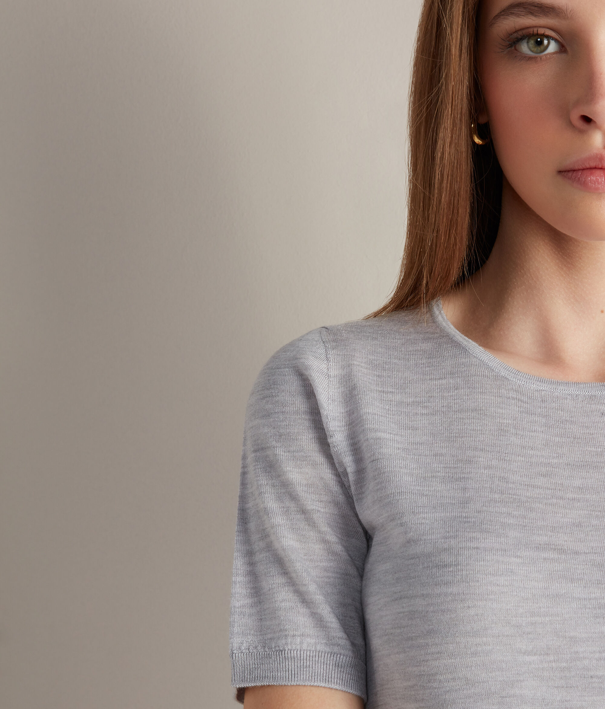 Round-Neck Short-Sleeve Ultrafine Cashmere Top