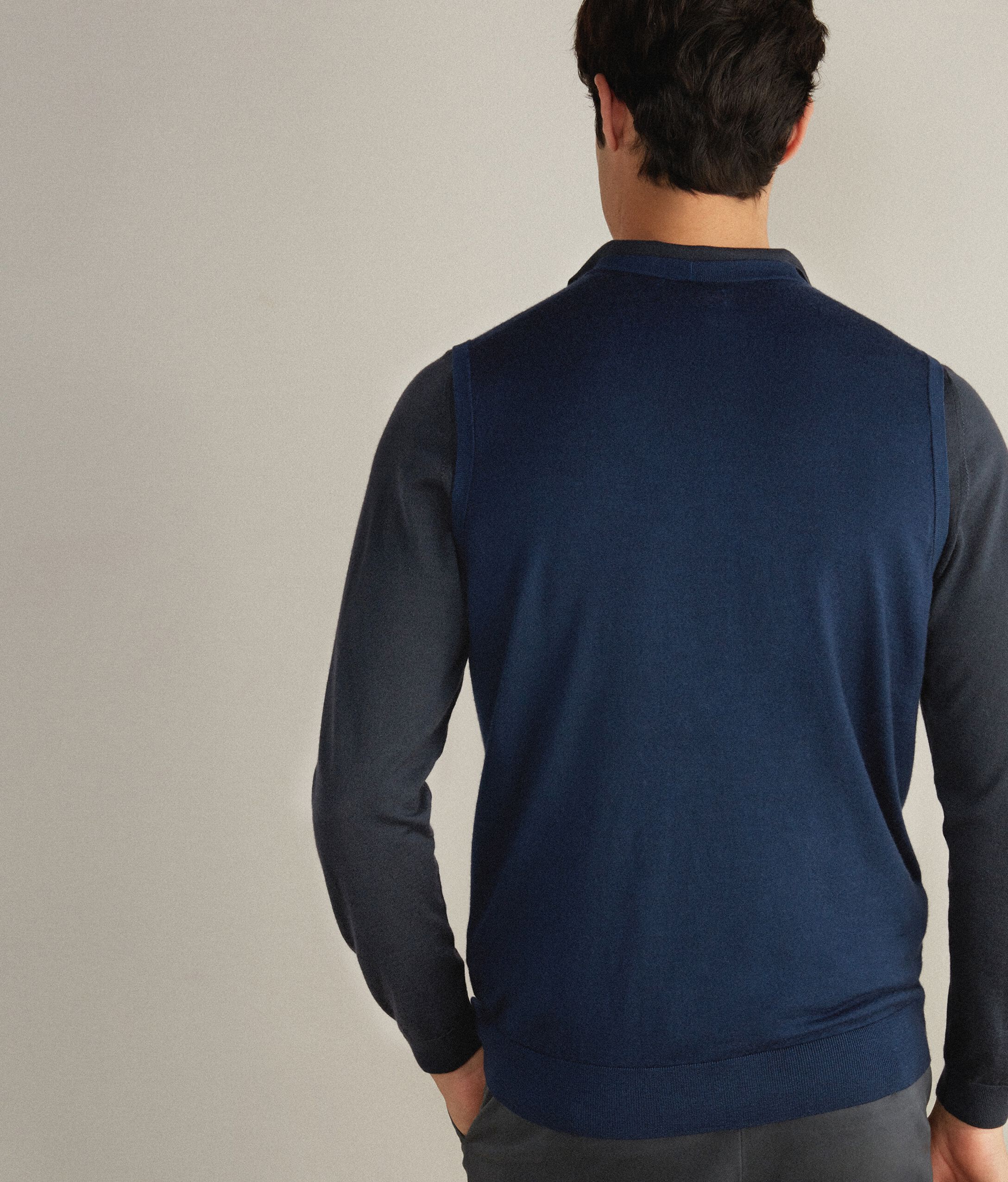 Chaleco de Cashmere Ultrafineo con botones