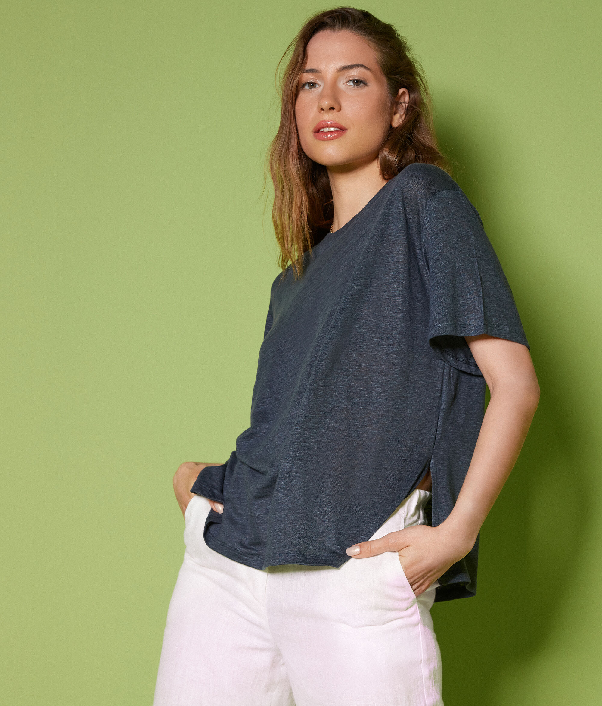 T-shirt Girocollo in Lino con Bordo in Maglia