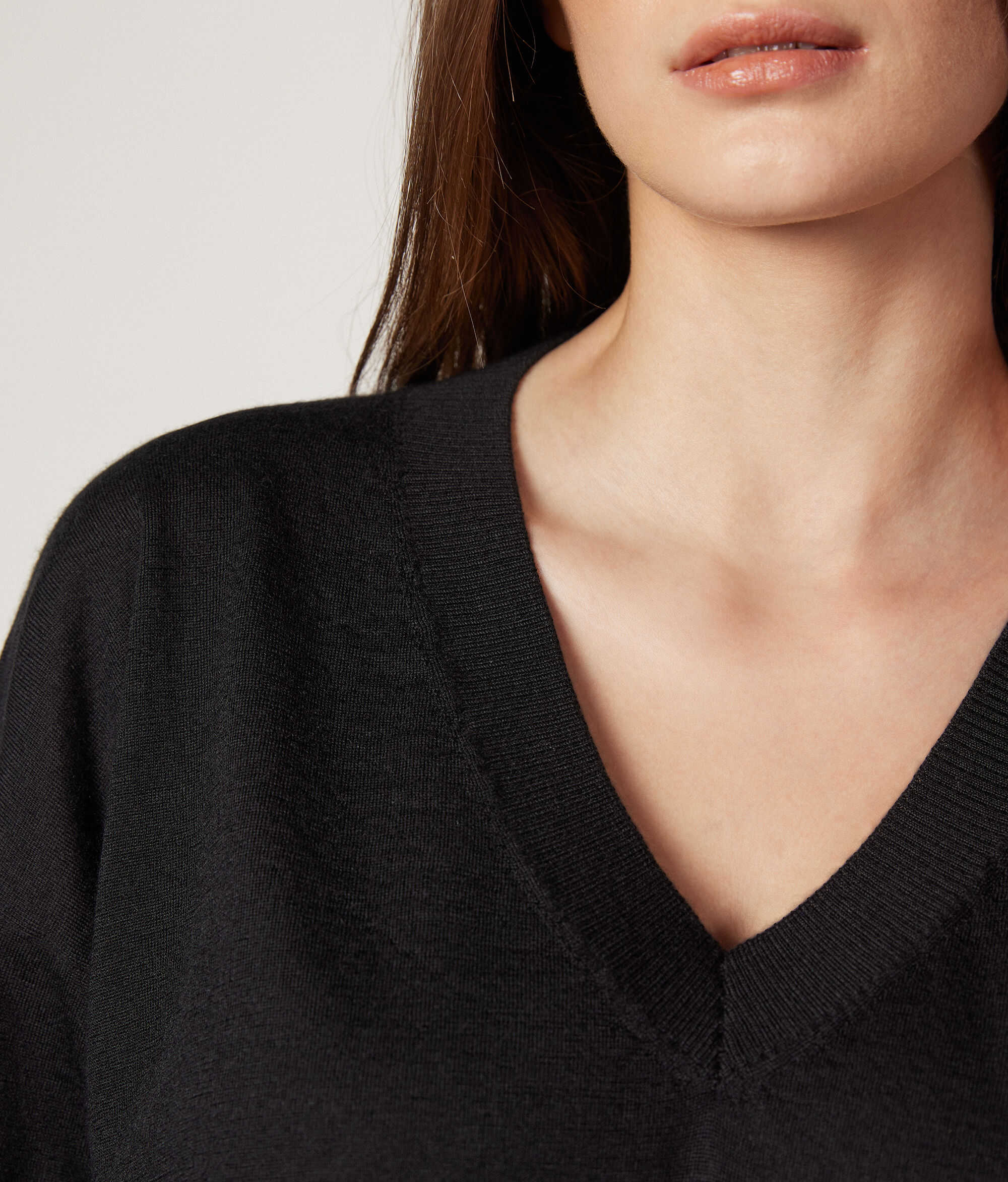 Pull à col V en cachemire ultra-fin