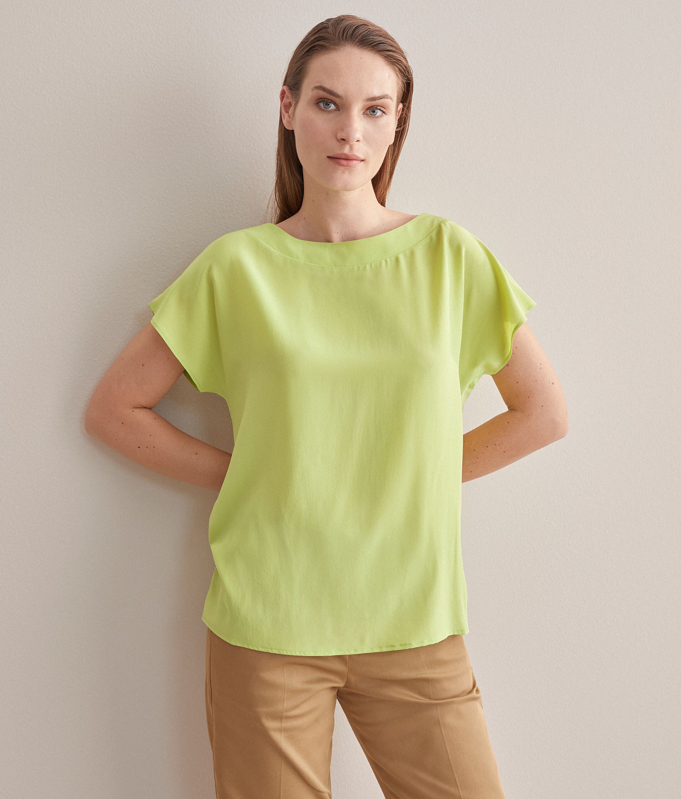 T-shirt Scollo Barchetta in Seta e Modal
