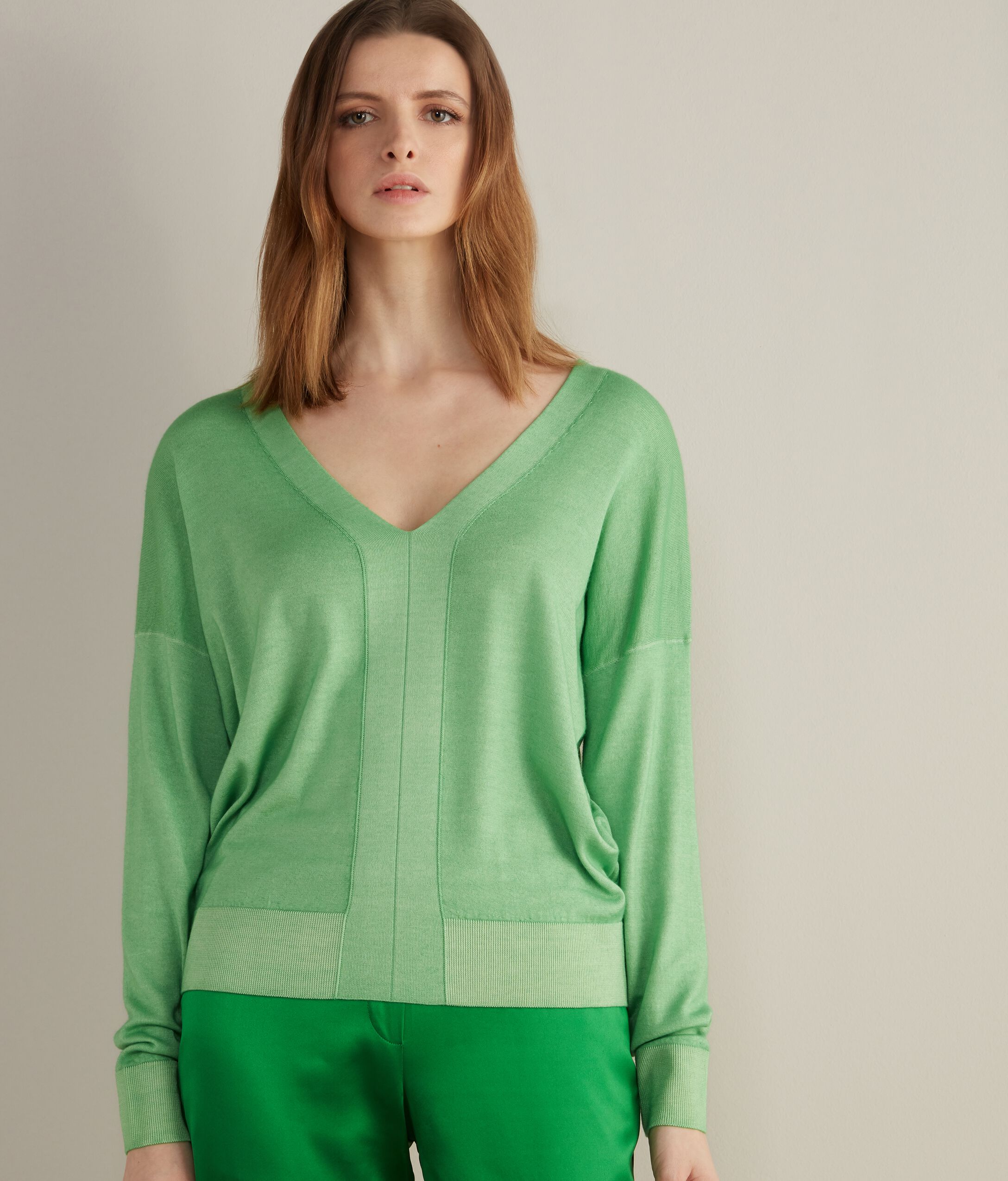 Oversize-Pullover aus Kaschmir Ultrafine mit V-Ausschnitt
