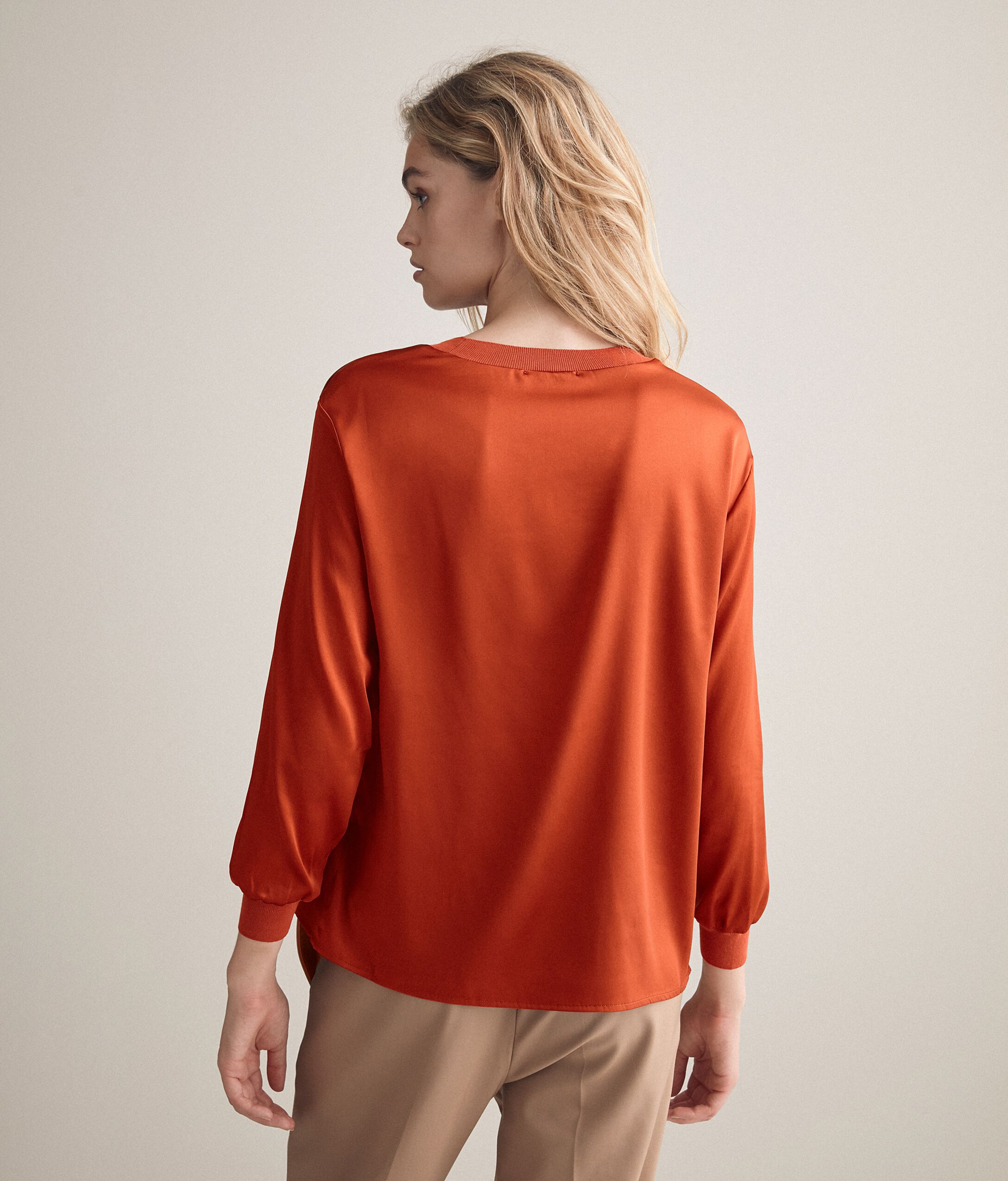 Blusa Girocollo in Seta