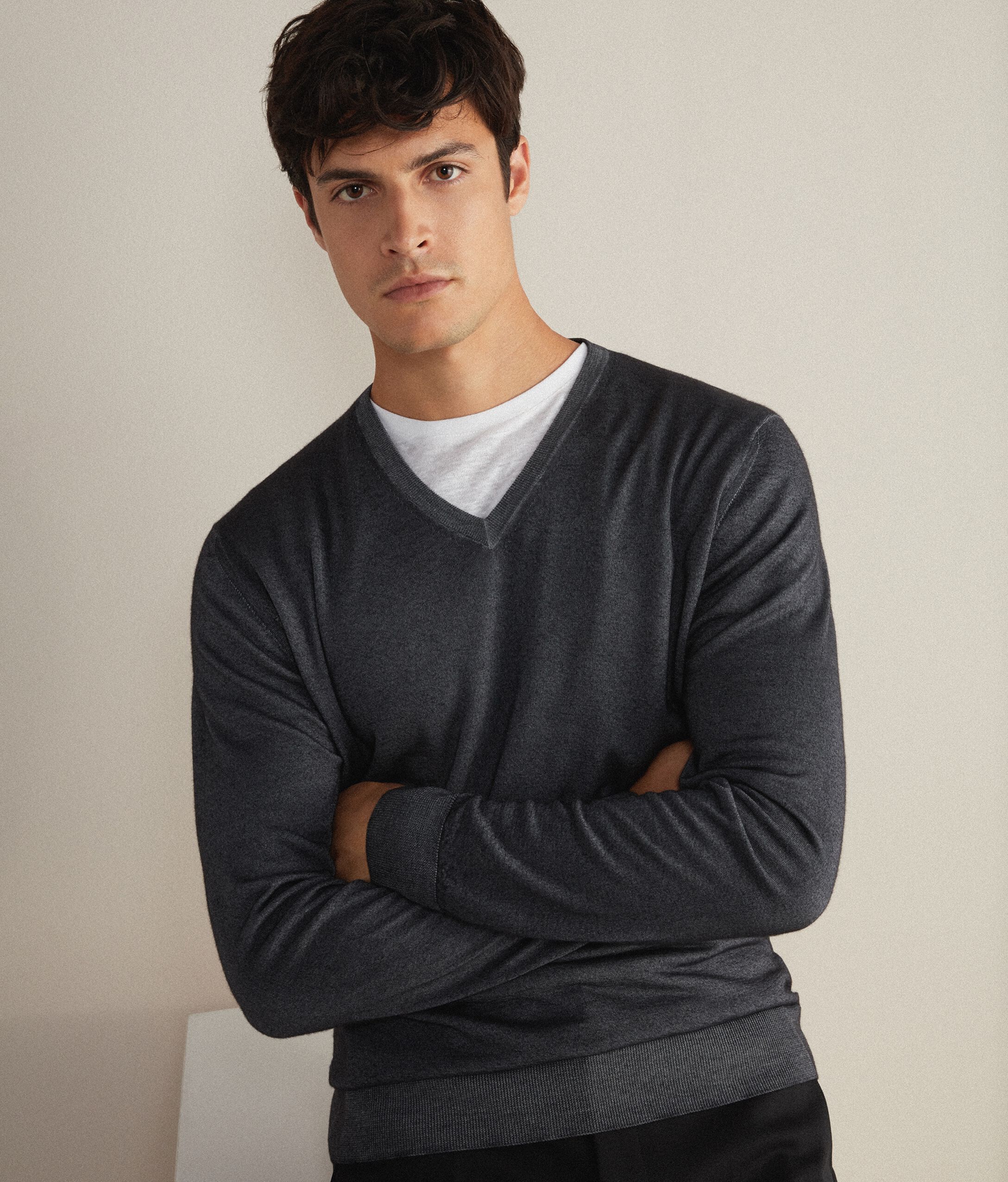 Ultrafine Cashmere V-Neck Jumper
