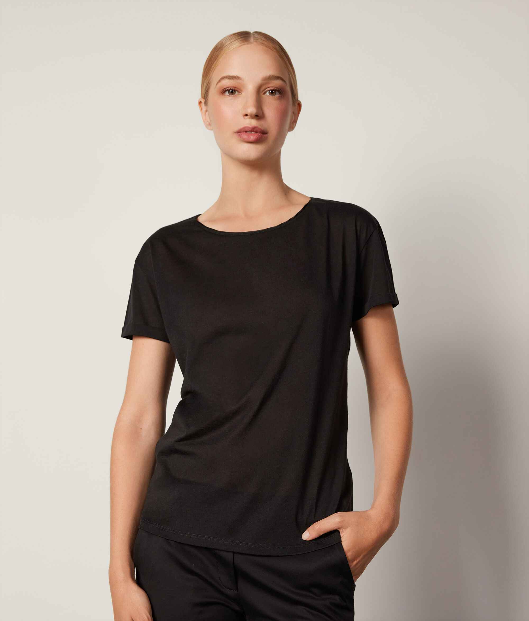 T-Shirt mit Rundhalsausschnitt aus Baumwolle und Seide