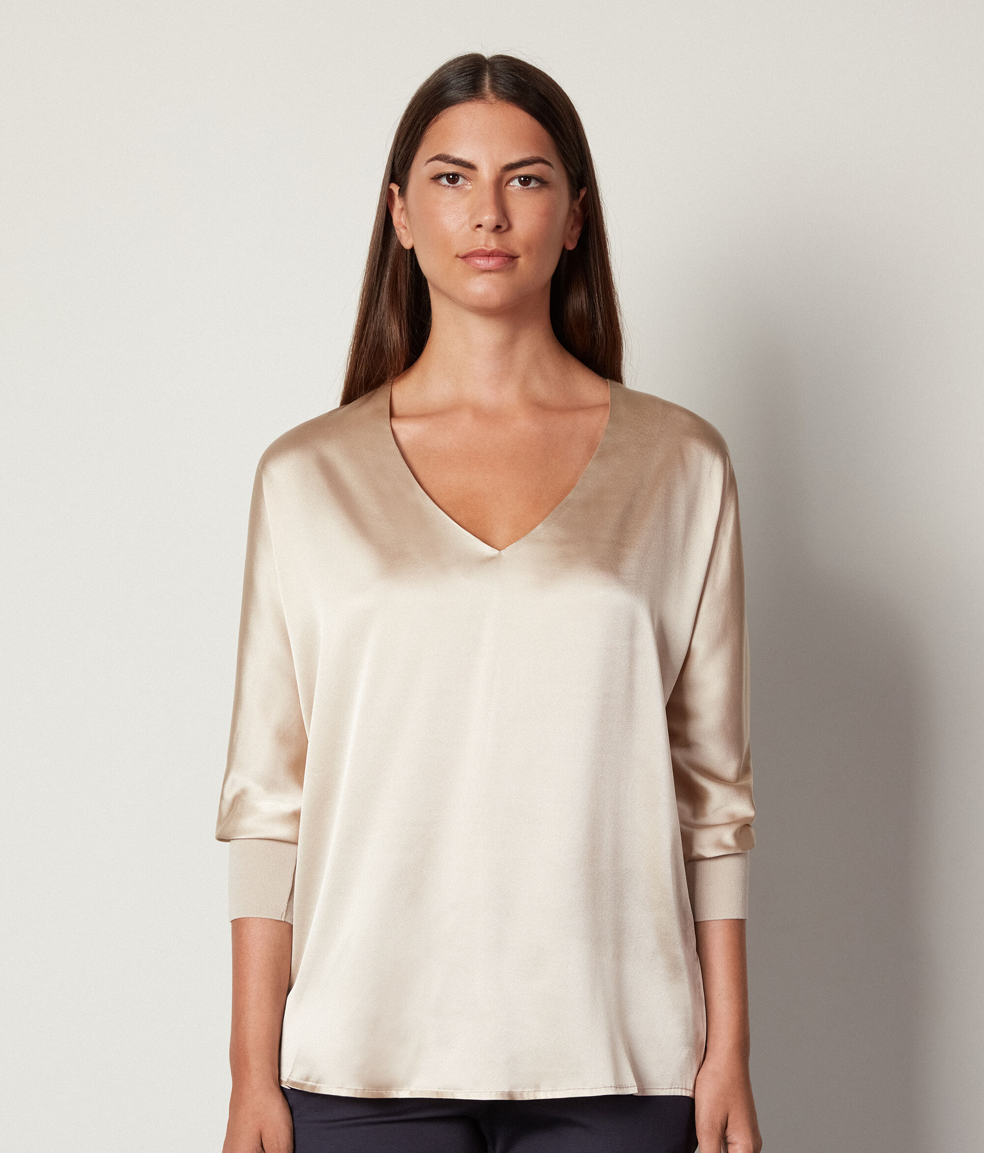 Blouse à col V en soie
