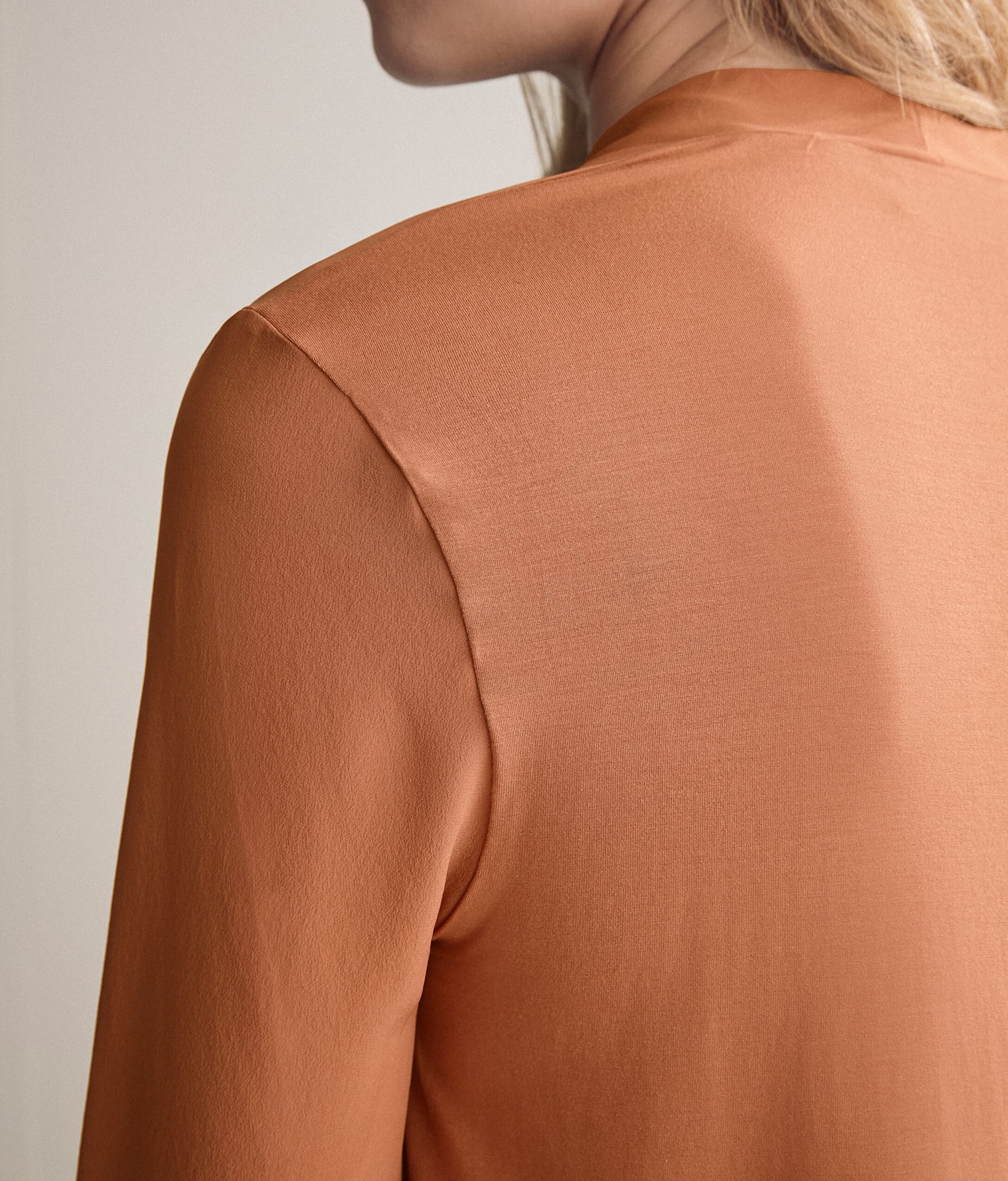 Blusa Scollo V Crepe de Chine