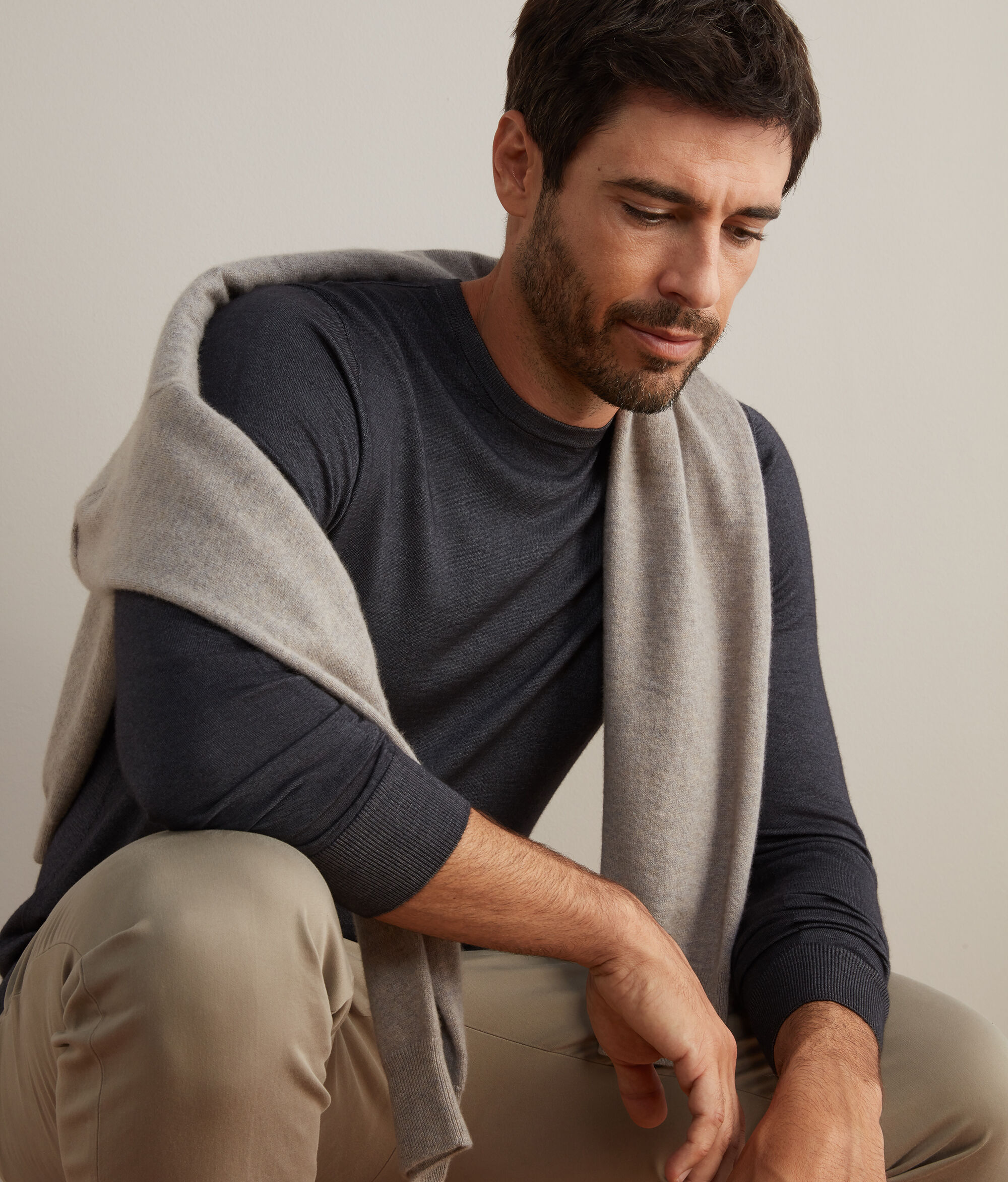 Ultrafine cashmere crew neck sweater