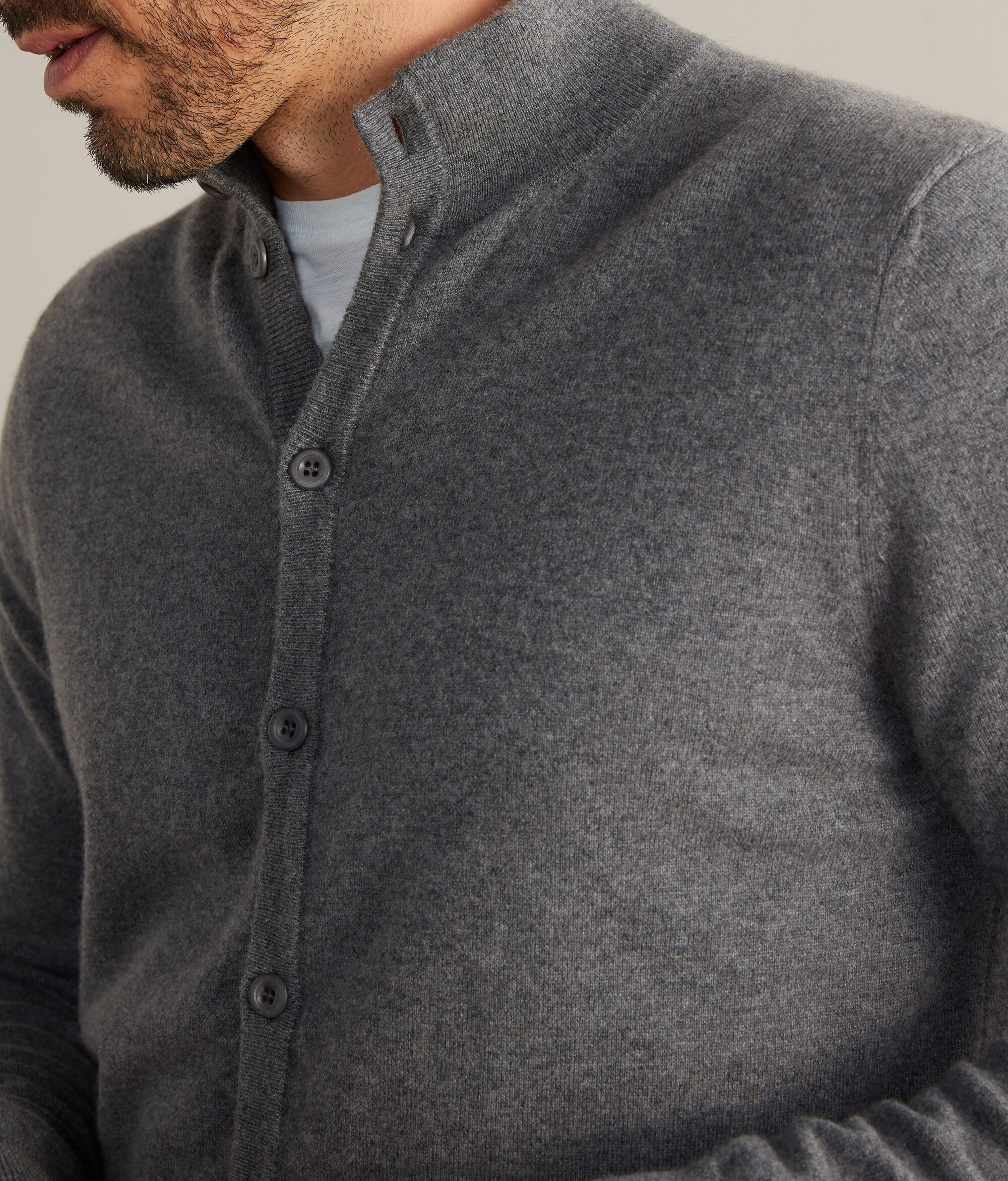 Cardigan em Ultrasoft Cashmere com Botões