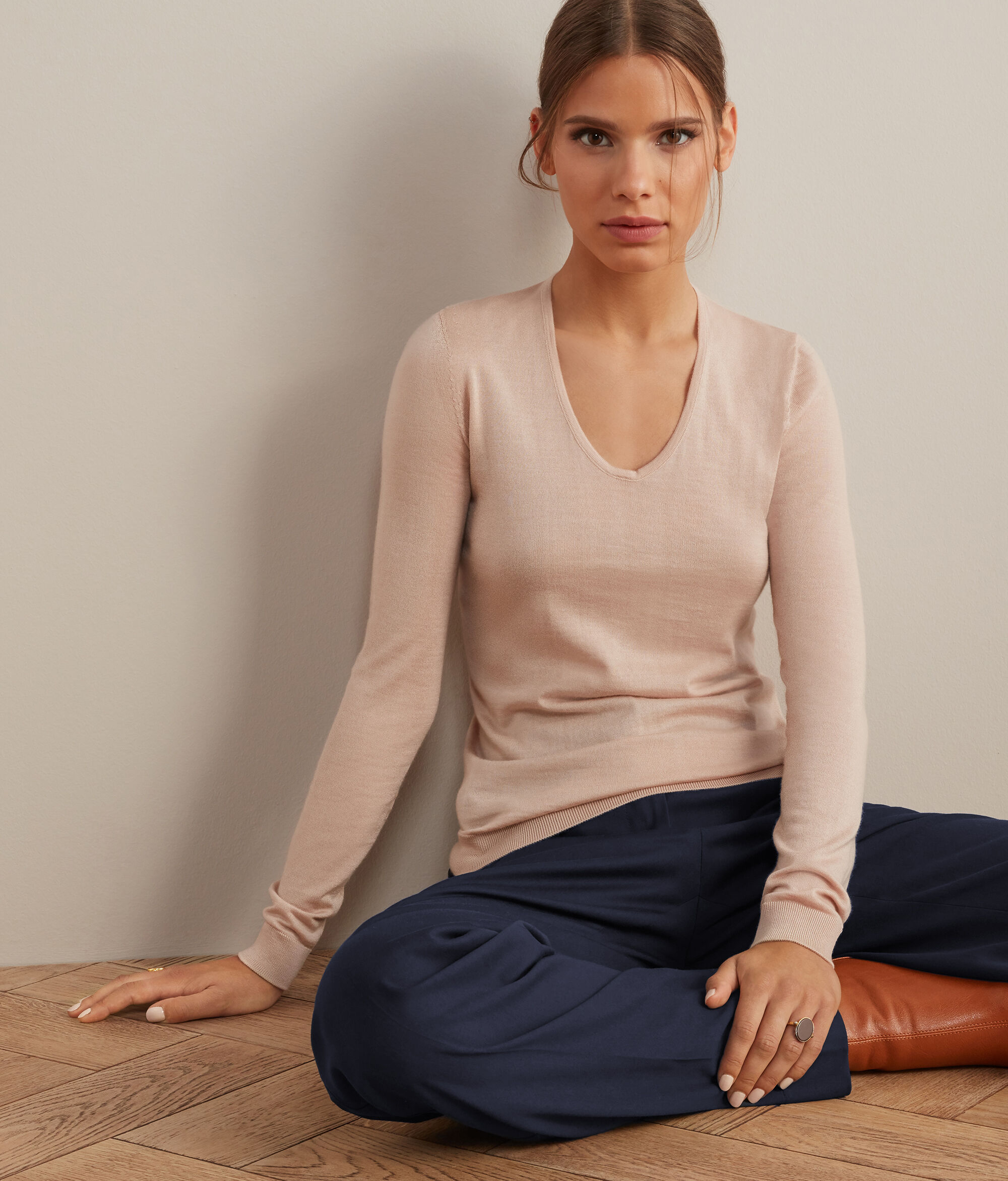 Ultrafine Cashmere V-Neck Jumper